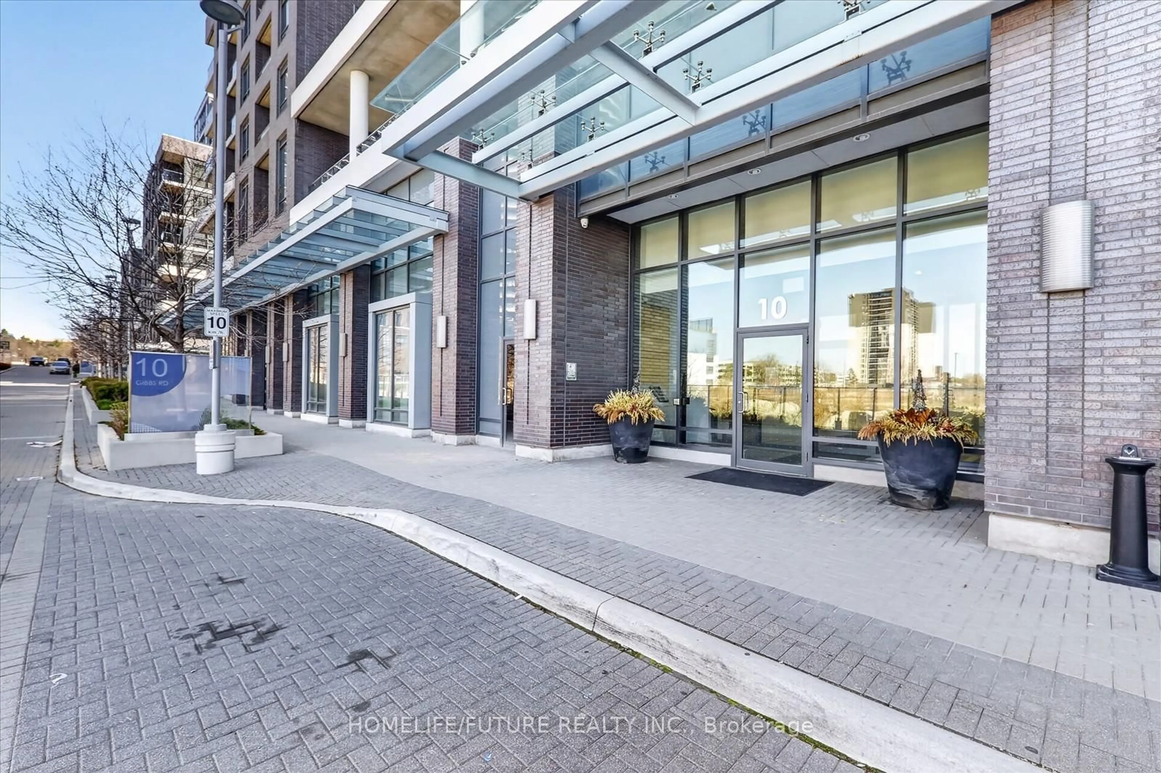 Indoor foyer for 10 Gibbs Rd #1005, Toronto Ontario M9B 0E2