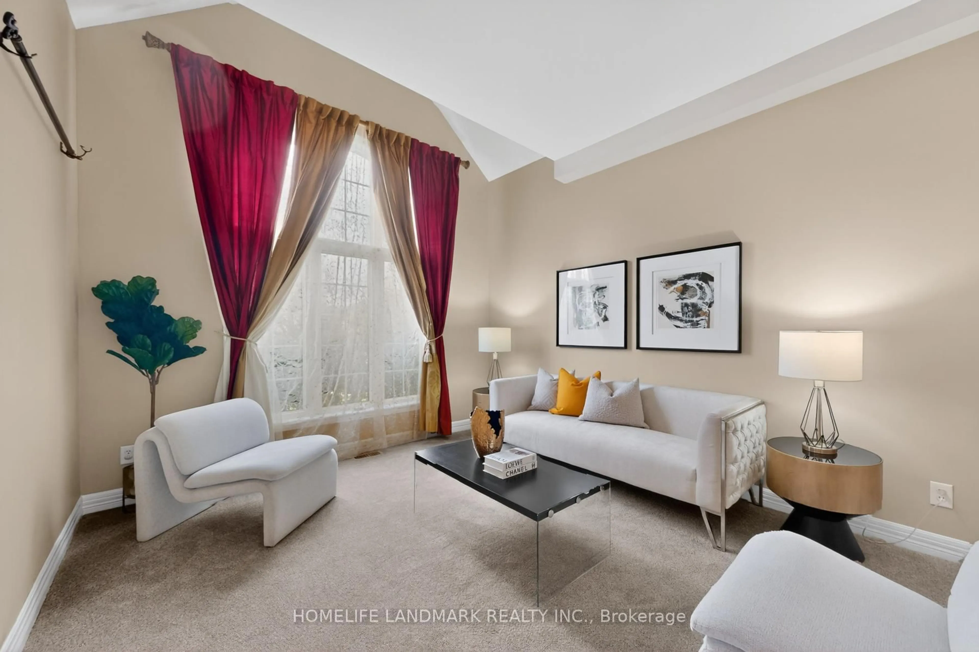 Living room with furniture, unknown for 2481 Whistling Springs Cres, Oakville Ontario L6M 5G3