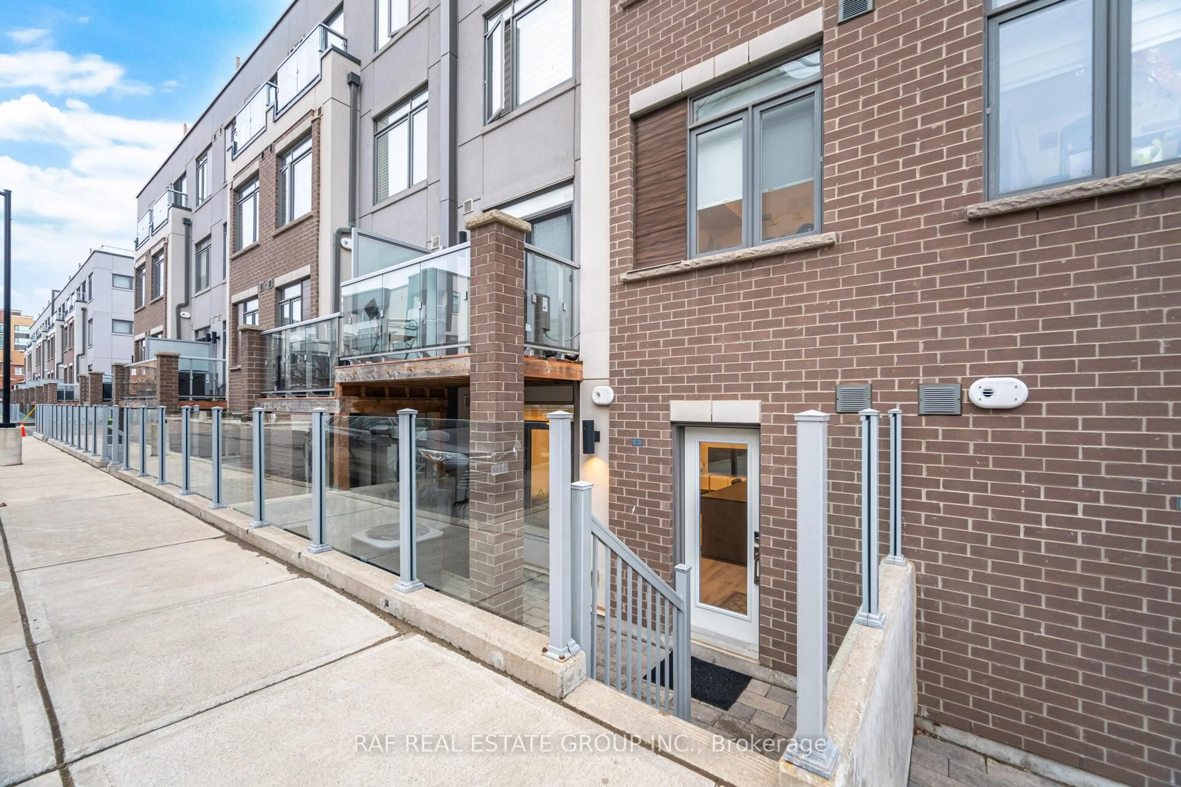 Unknown for 3058 Sixth Line #105, Oakville Ontario L6M 1P8