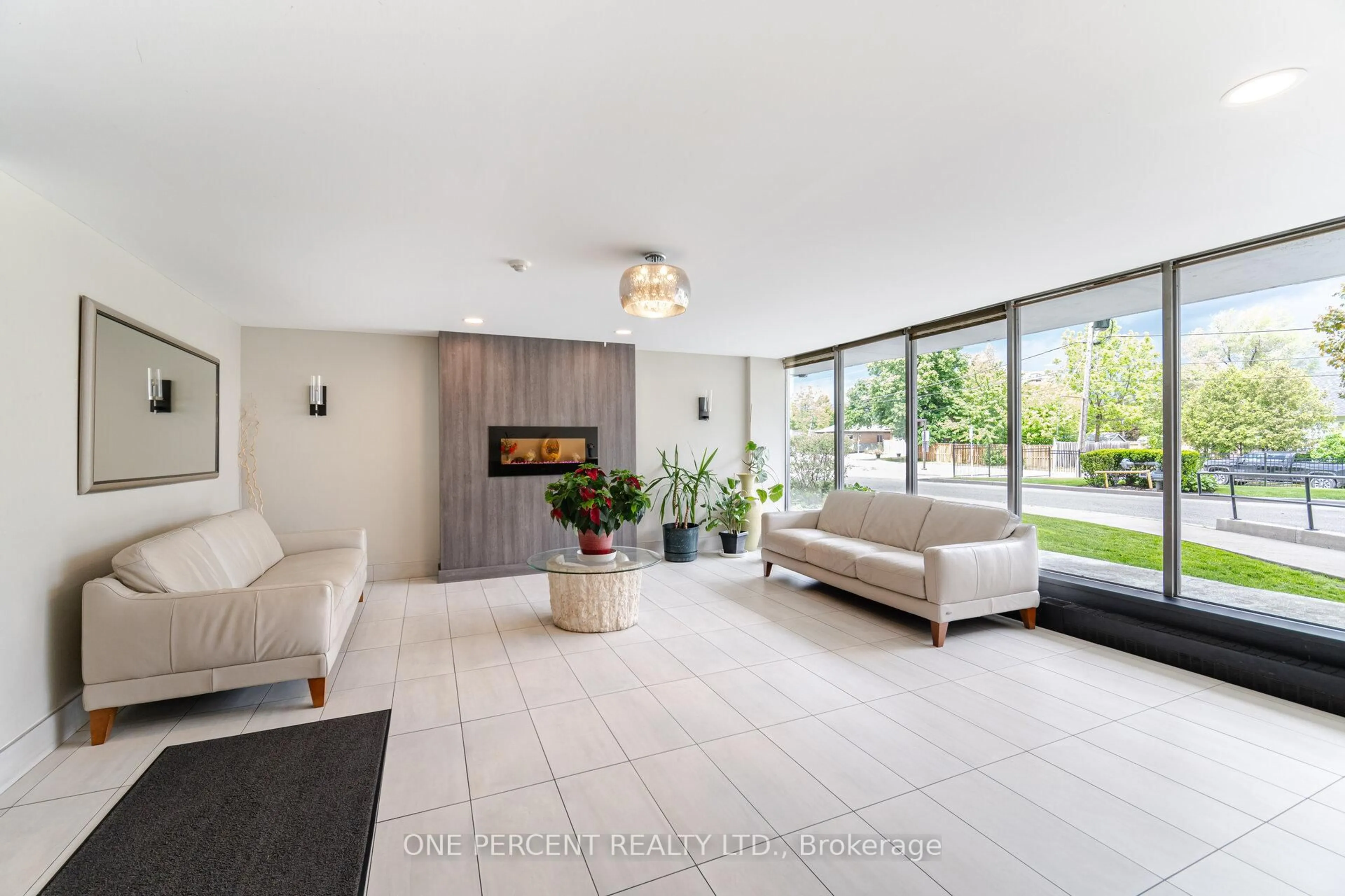 Unknown for 1100 Caven St ##1110, Mississauga Ontario L5G 4N3