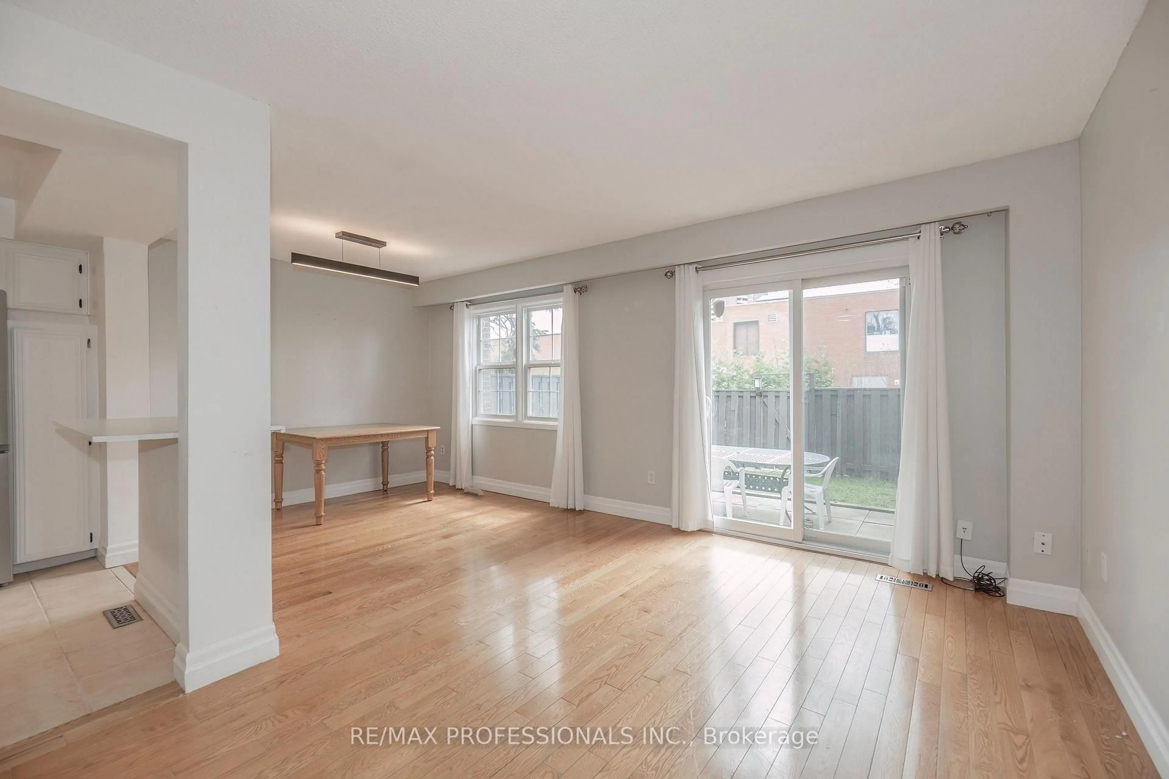 A pic of a room for 1951 Rathburn Rd #20, Mississauga Ontario L4W 2N9