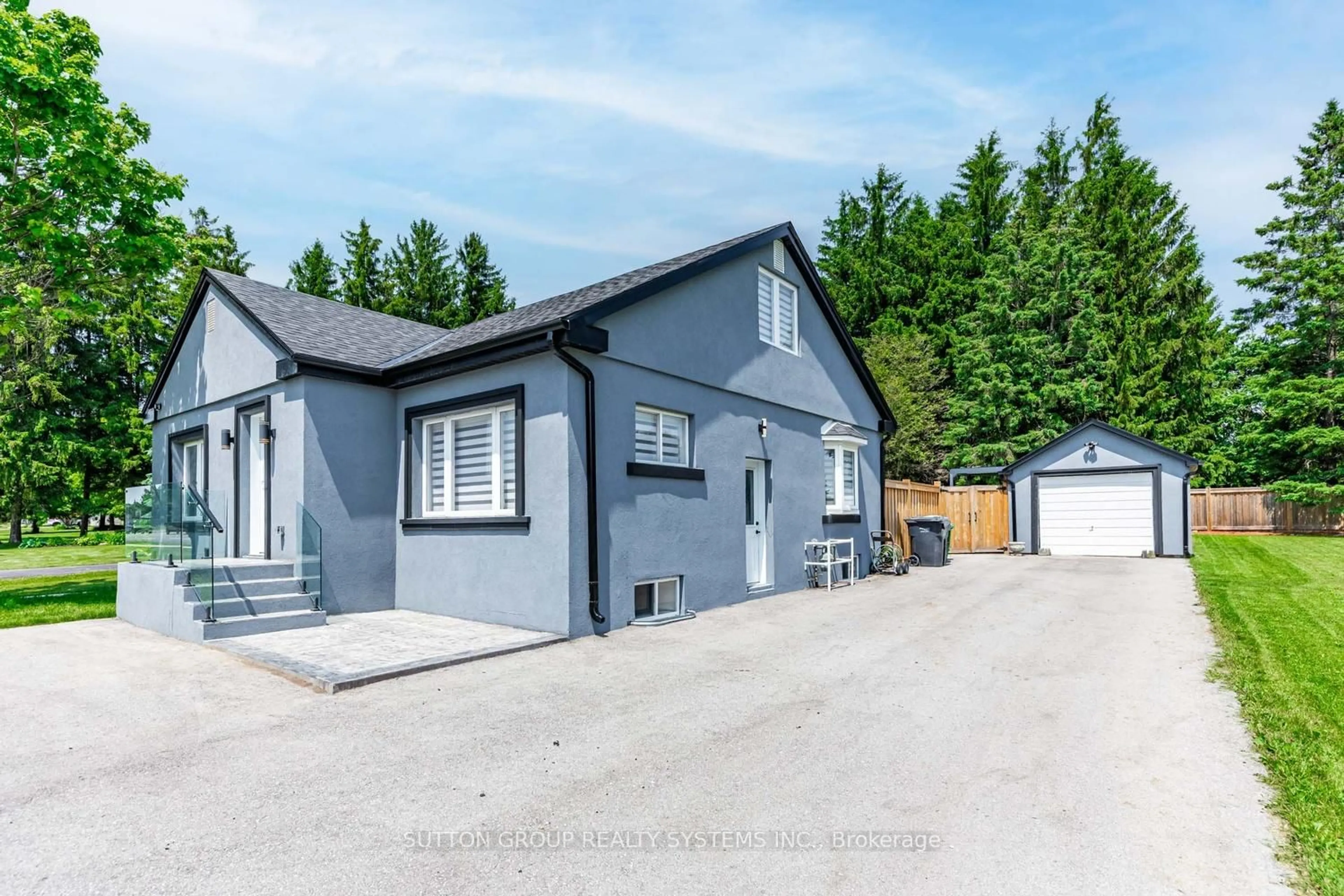 A pic from outside/outdoor area/front of a property/back of a property/a pic from drone, street for 18493 Hurontario St, Caledon Ontario L7K 0X8