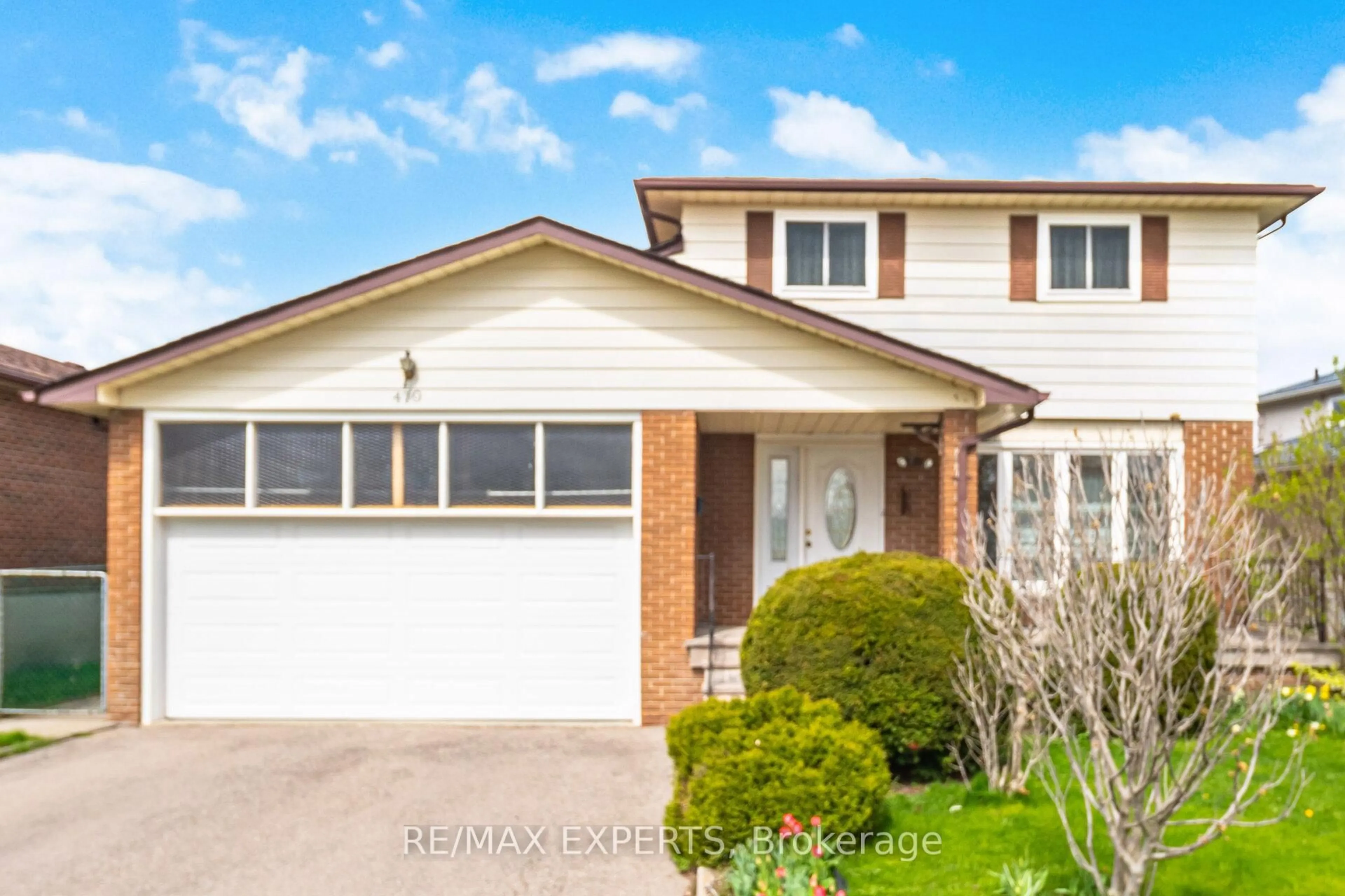 Home with brick exterior material, street for 479 Louis Dr, Mississauga Ontario L5B 2J5
