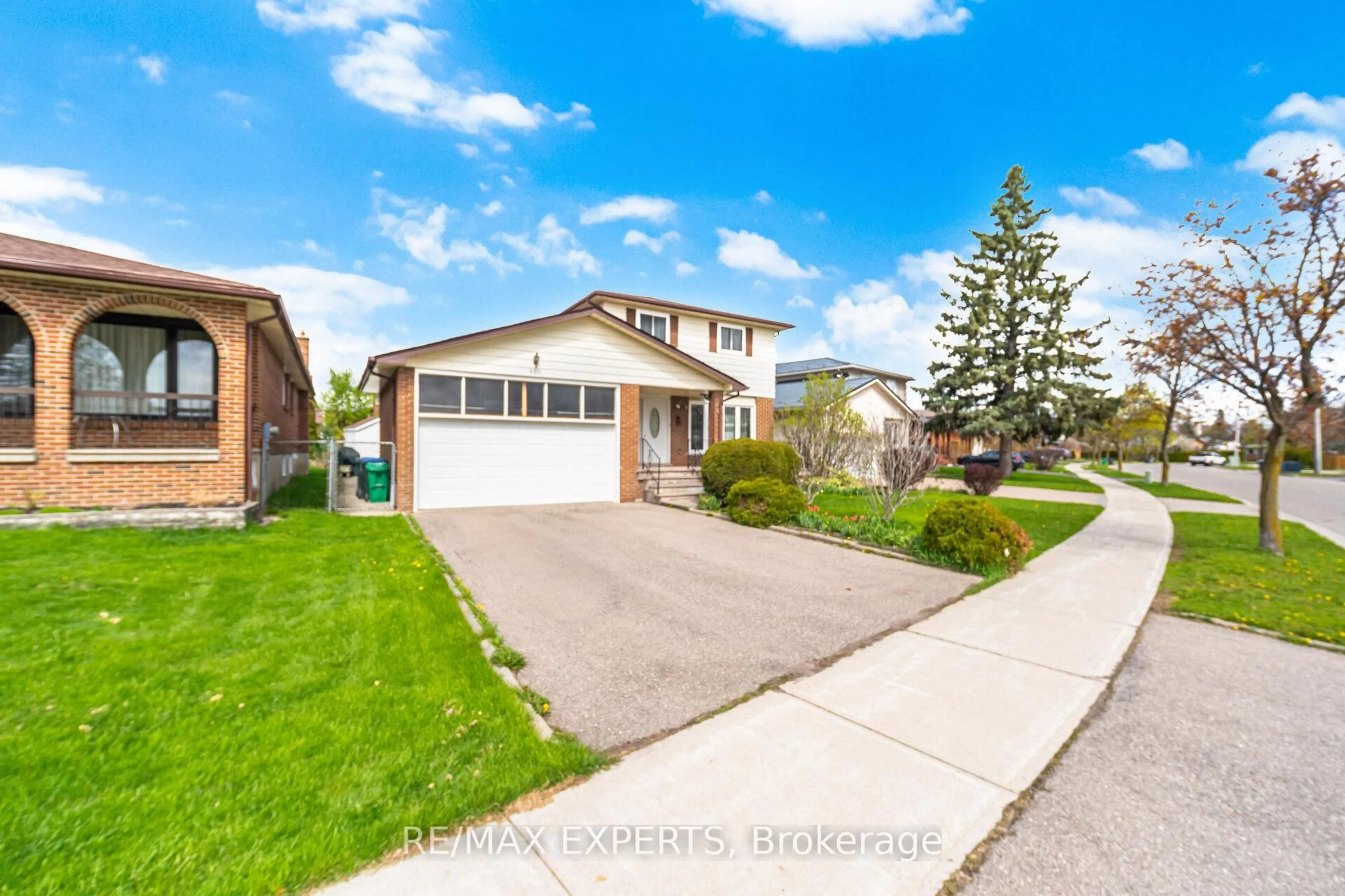 Unknown for 479 Louis Dr, Mississauga Ontario L5B 2J5