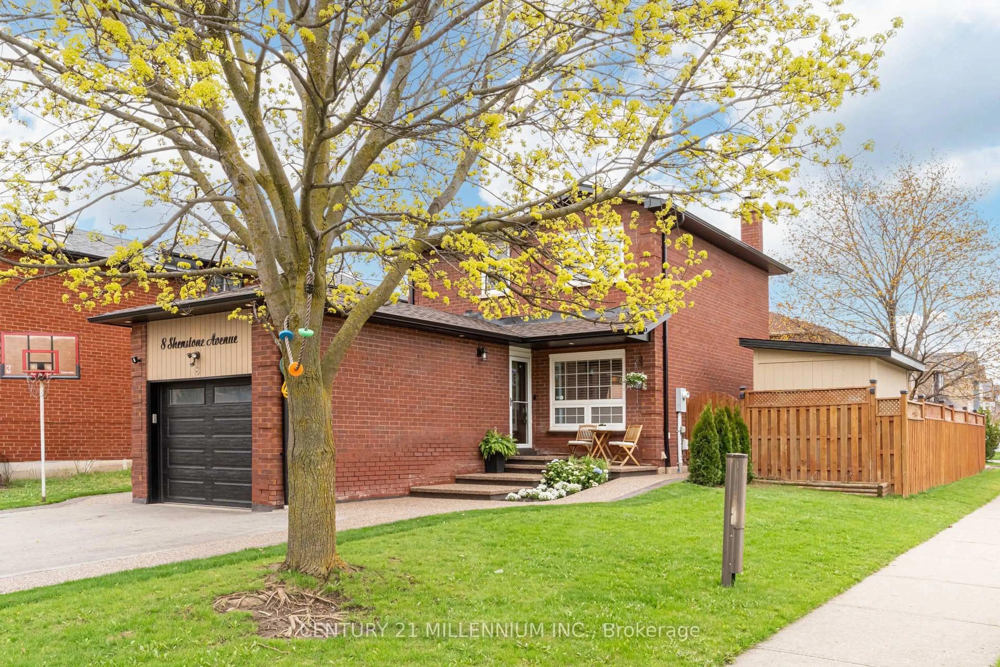 Home with brick exterior material, street for 8 Shenstone Ave, Brampton Ontario L6Z 2Y6