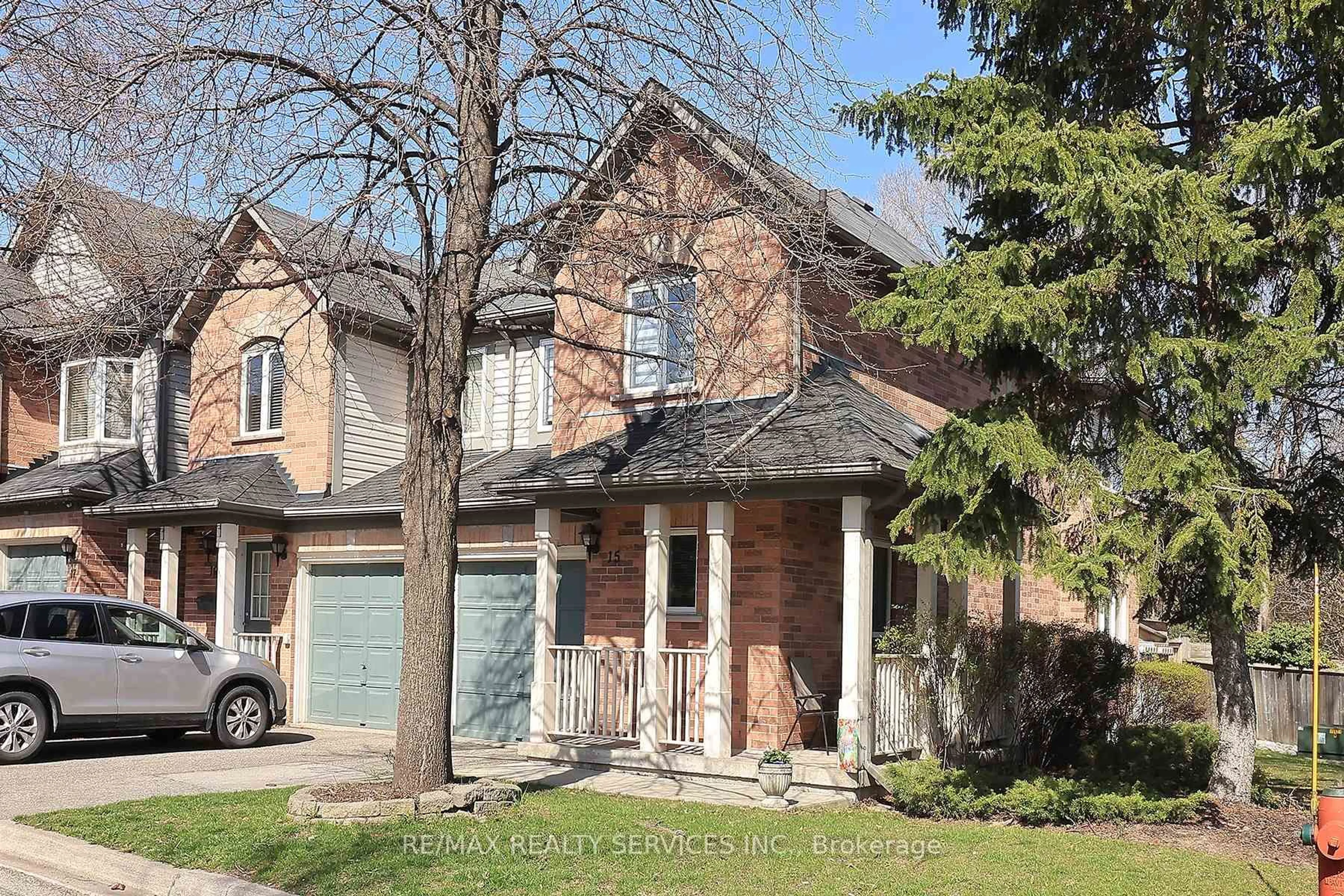 Home with brick exterior material, street for 2088 Leanne Blvd #15, Mississauga Ontario L5K 2S7