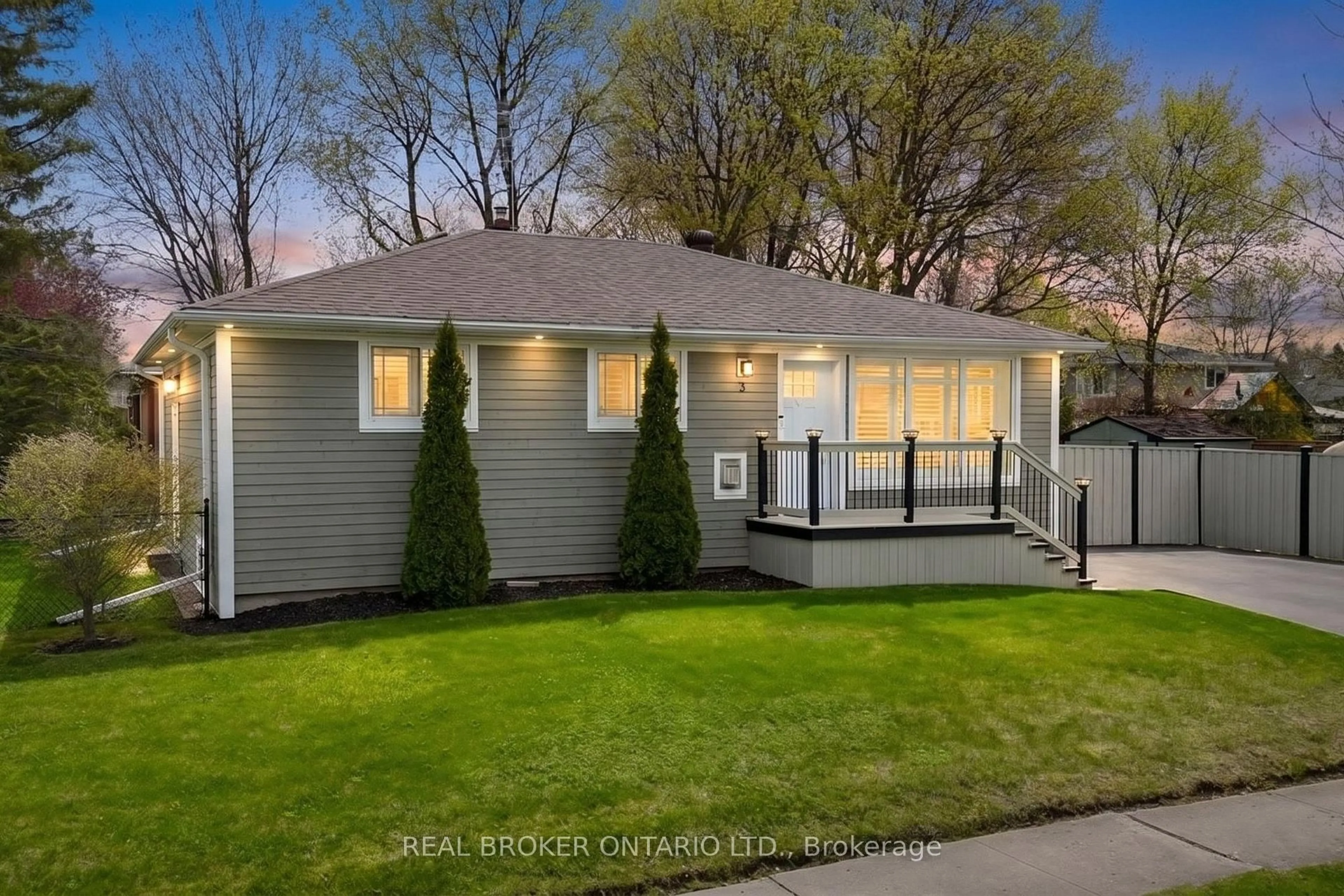 Home with vinyl exterior material, street for 3 Allen Rd, Halton Hills Ontario L7G 1M7