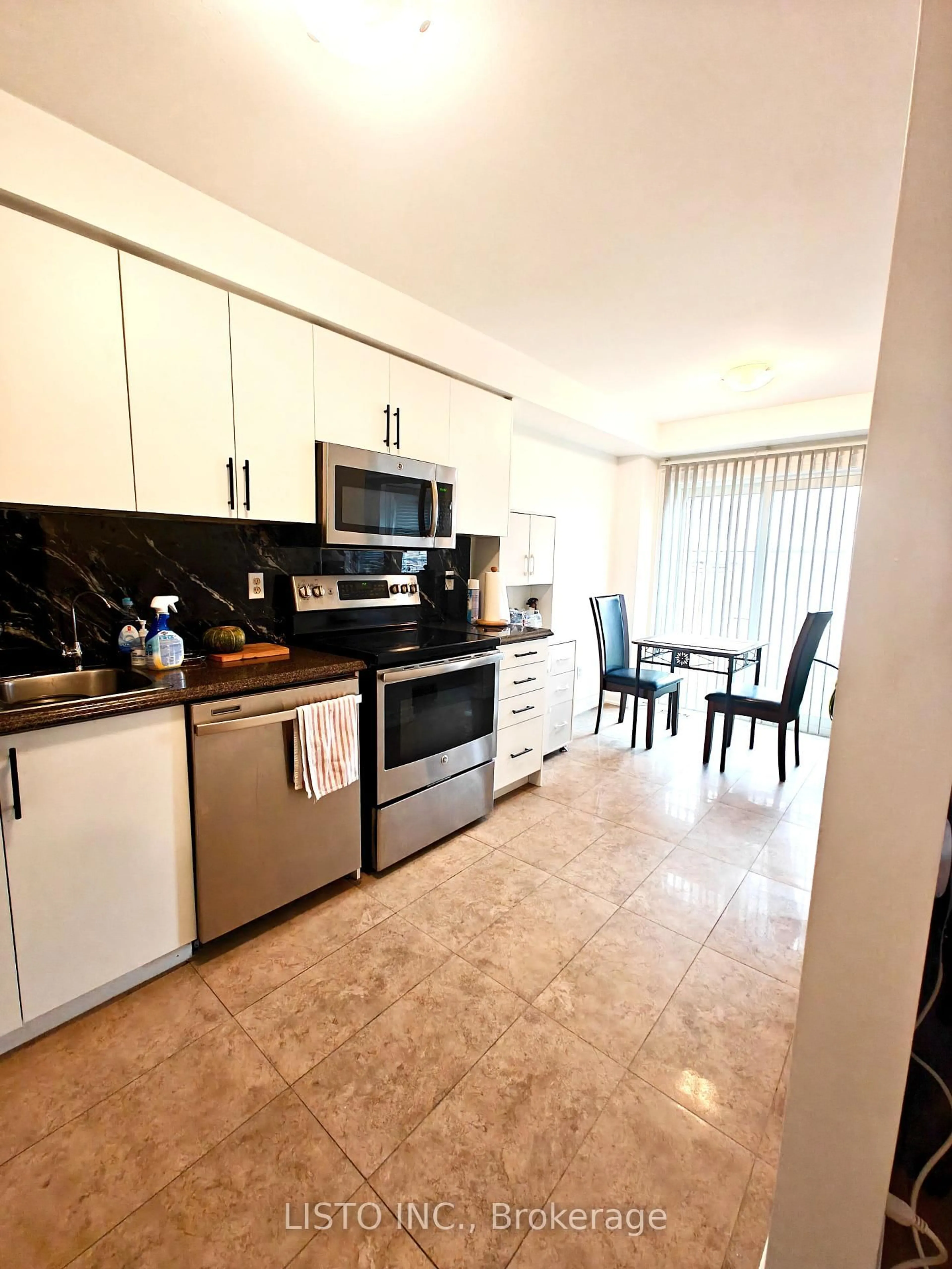 Unknown for 5255 GUILDWOOD Way #103, Mississauga Ontario L5R 4A9