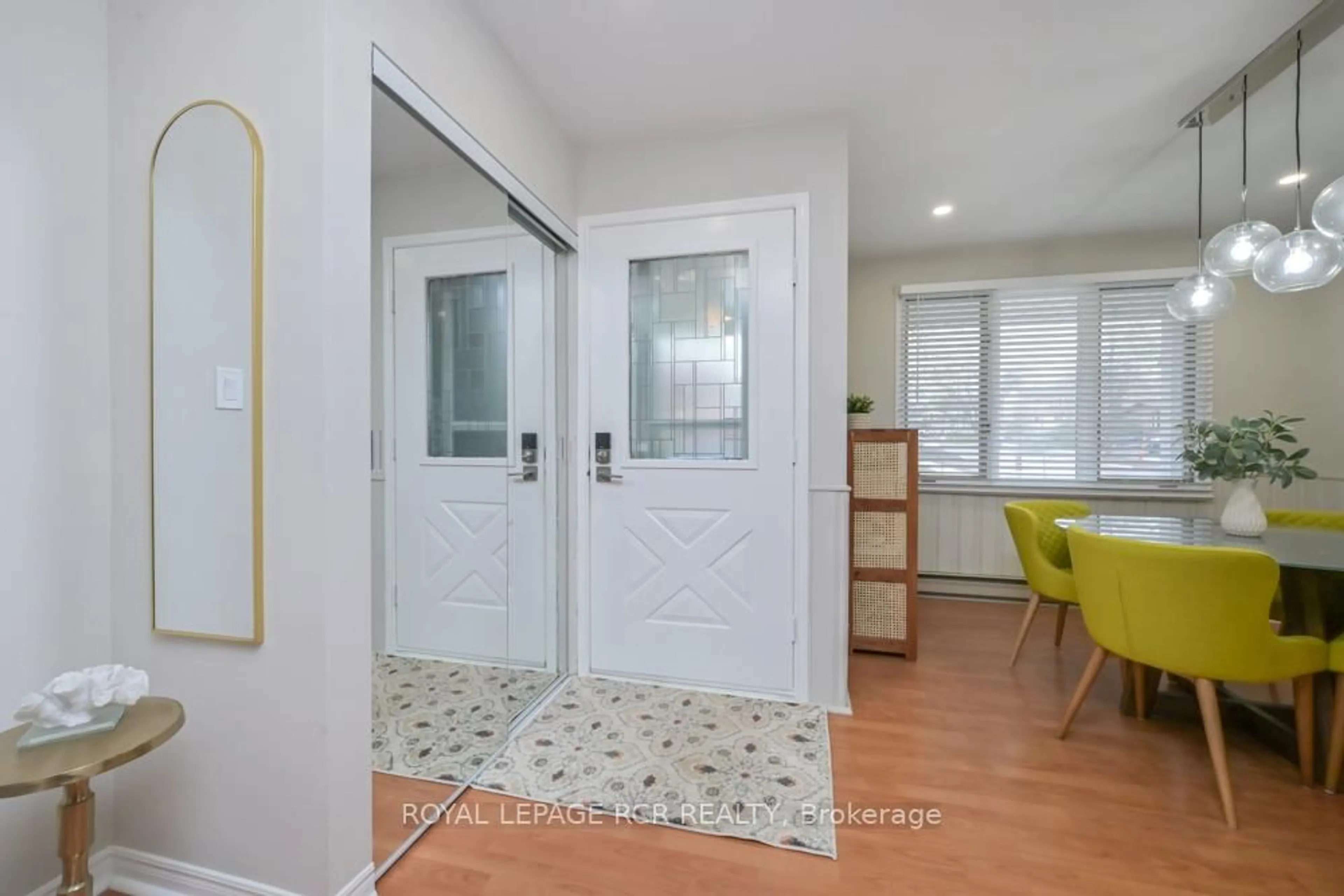 Indoor entryway for 1 Steven St, Orangeville Ontario L9W 4G1