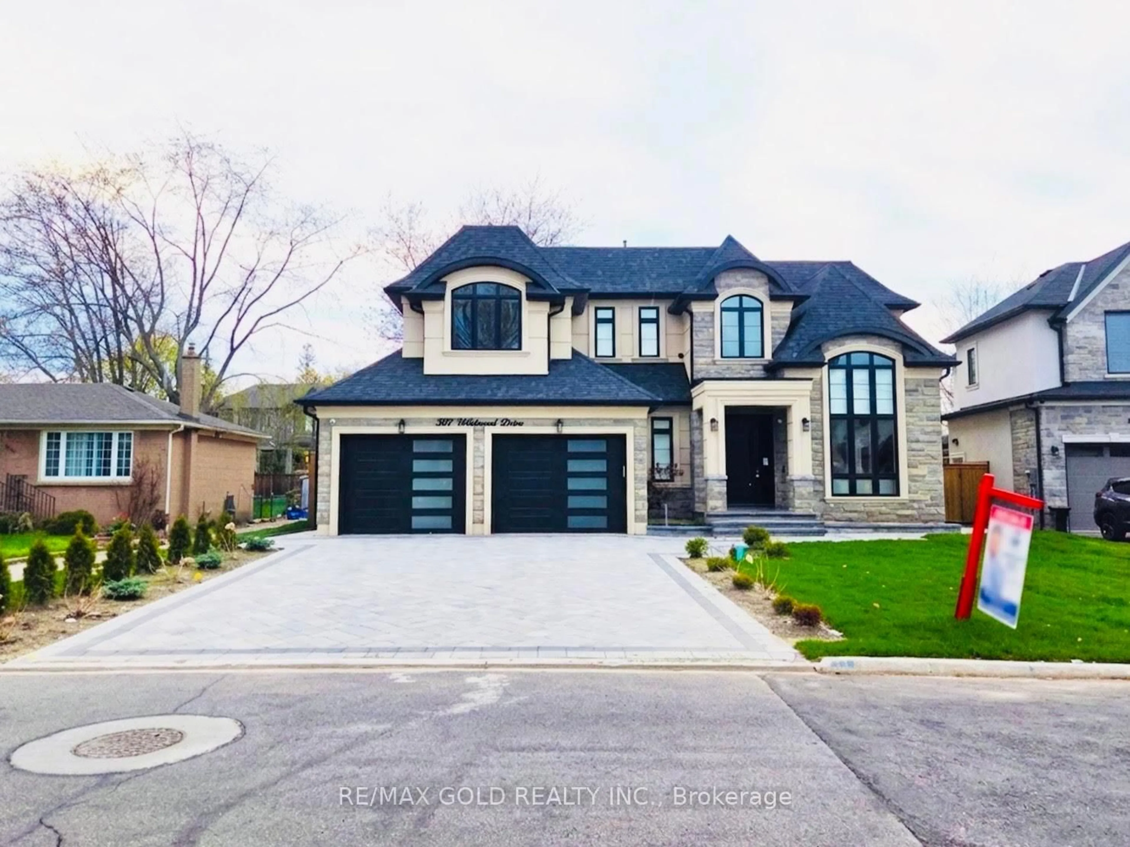 Home with brick exterior material, street for 507 Wildwood Dr, Oakville Ontario L6K 1V1