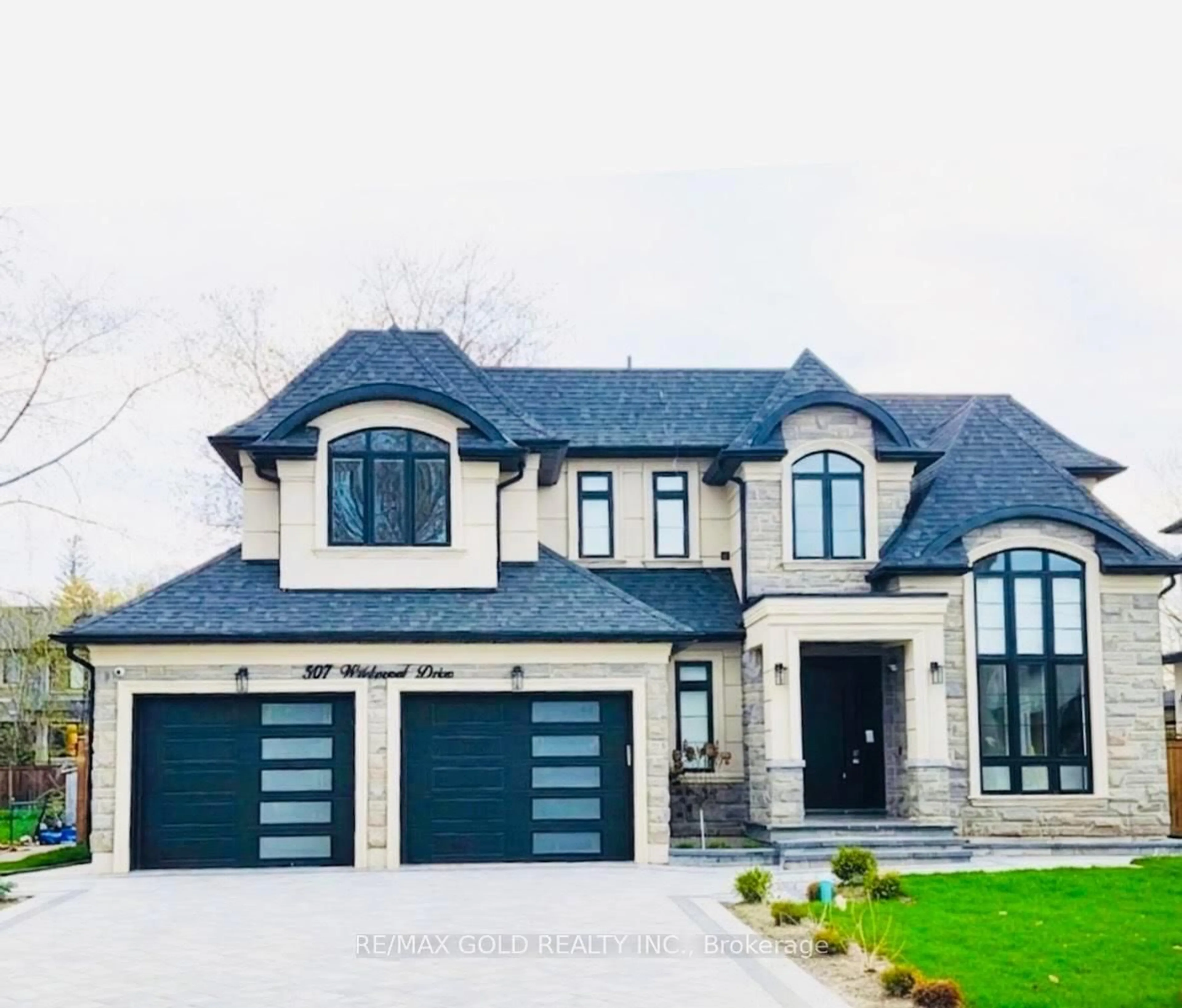 Home with brick exterior material, street for 507 Wildwood Dr, Oakville Ontario L6K 1V1