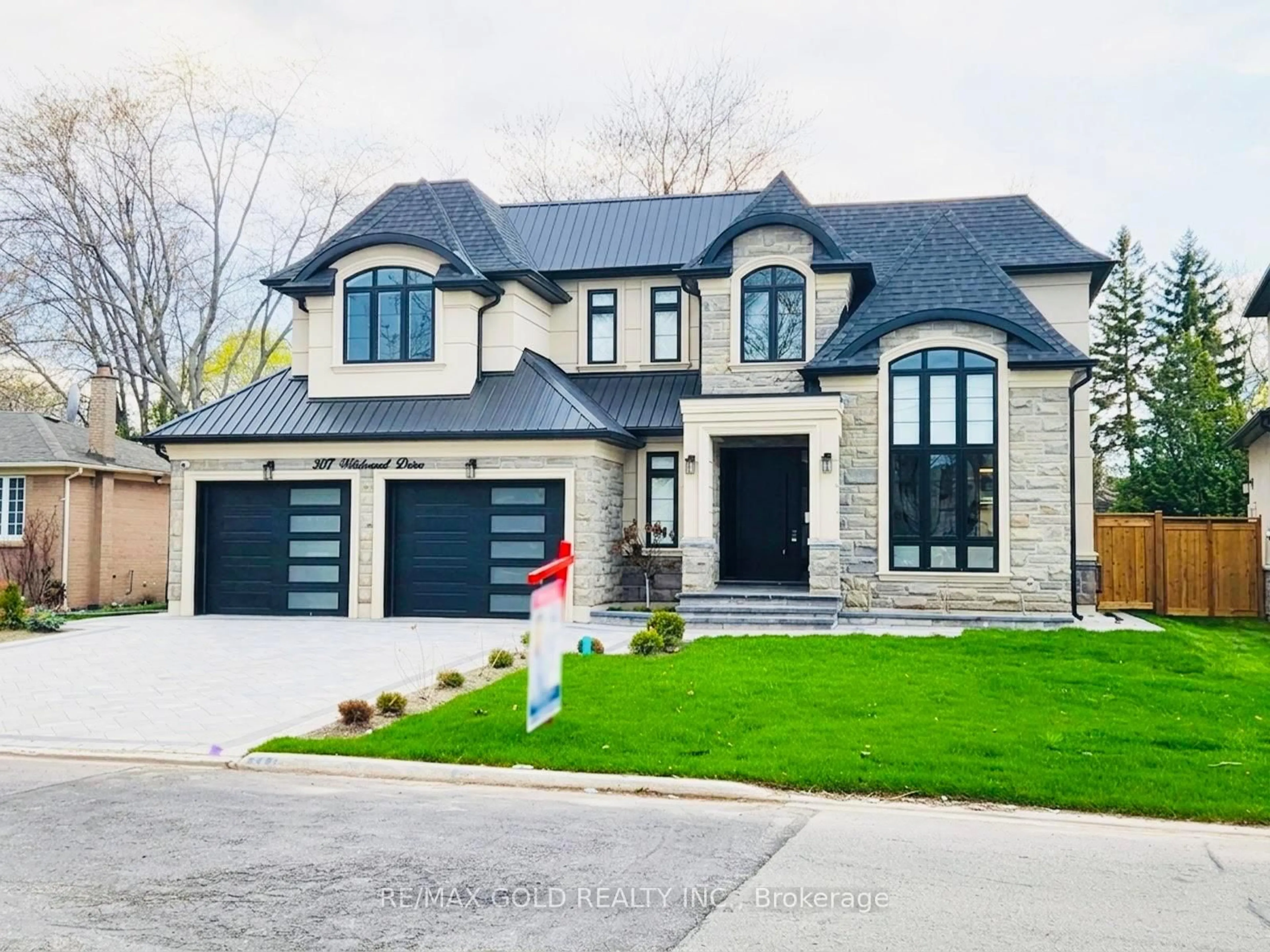 Home with brick exterior material, street for 507 Wildwood Dr, Oakville Ontario L6K 1V1