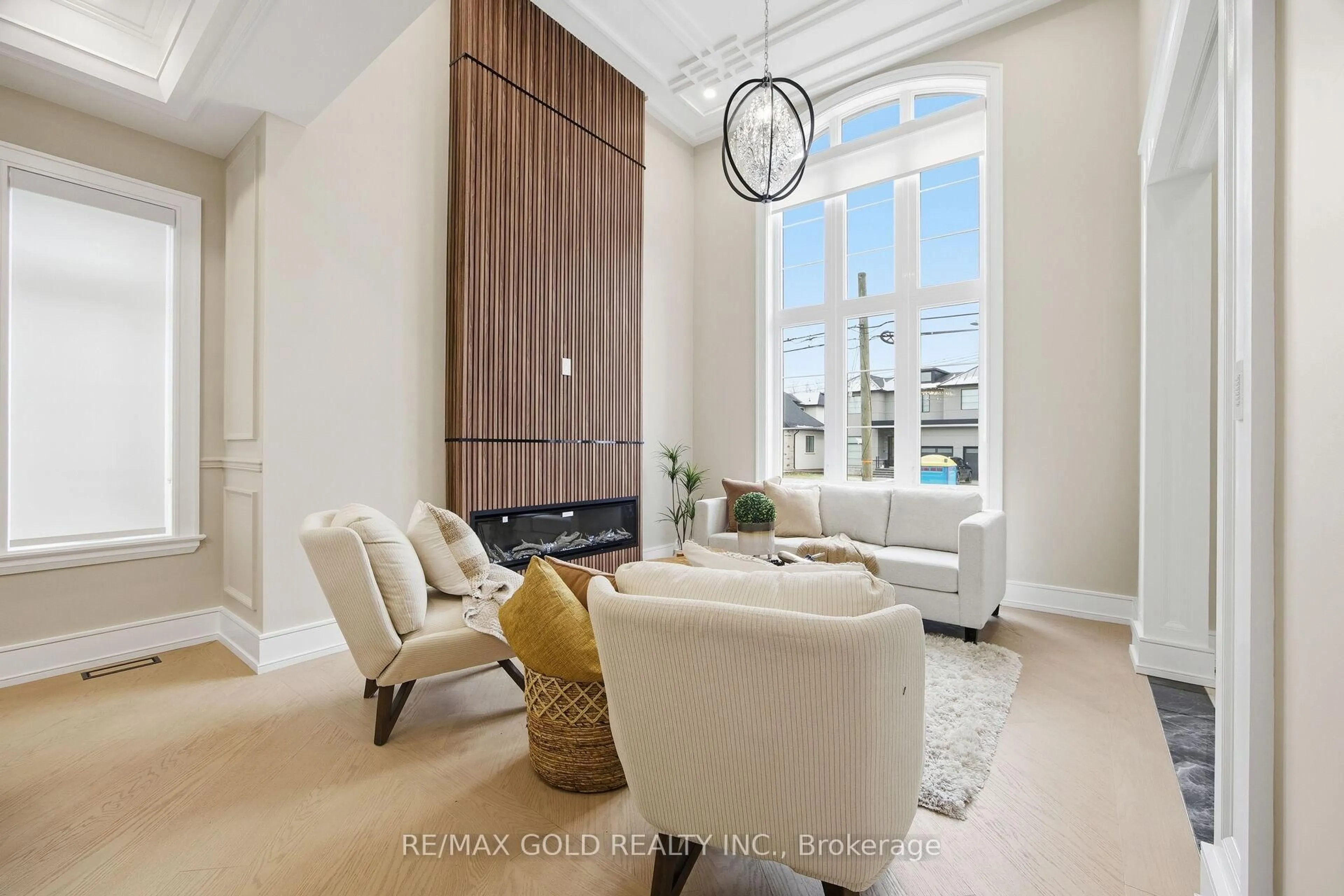 Living room with furniture, unknown for 507 Wildwood Dr, Oakville Ontario L6K 1V1