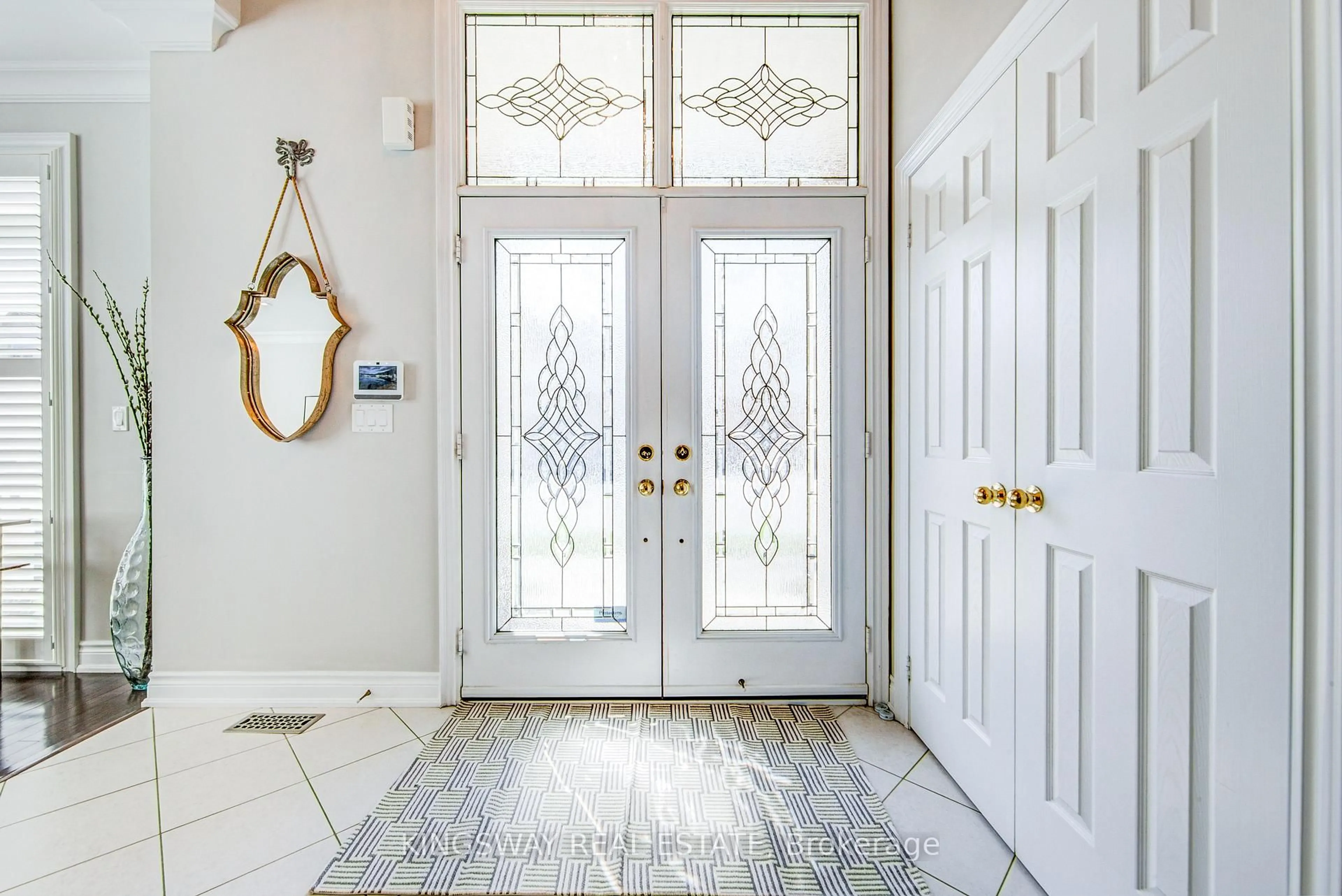 Indoor entryway for 3199 Cotter Rd, Burlington Ontario L7M 0N4