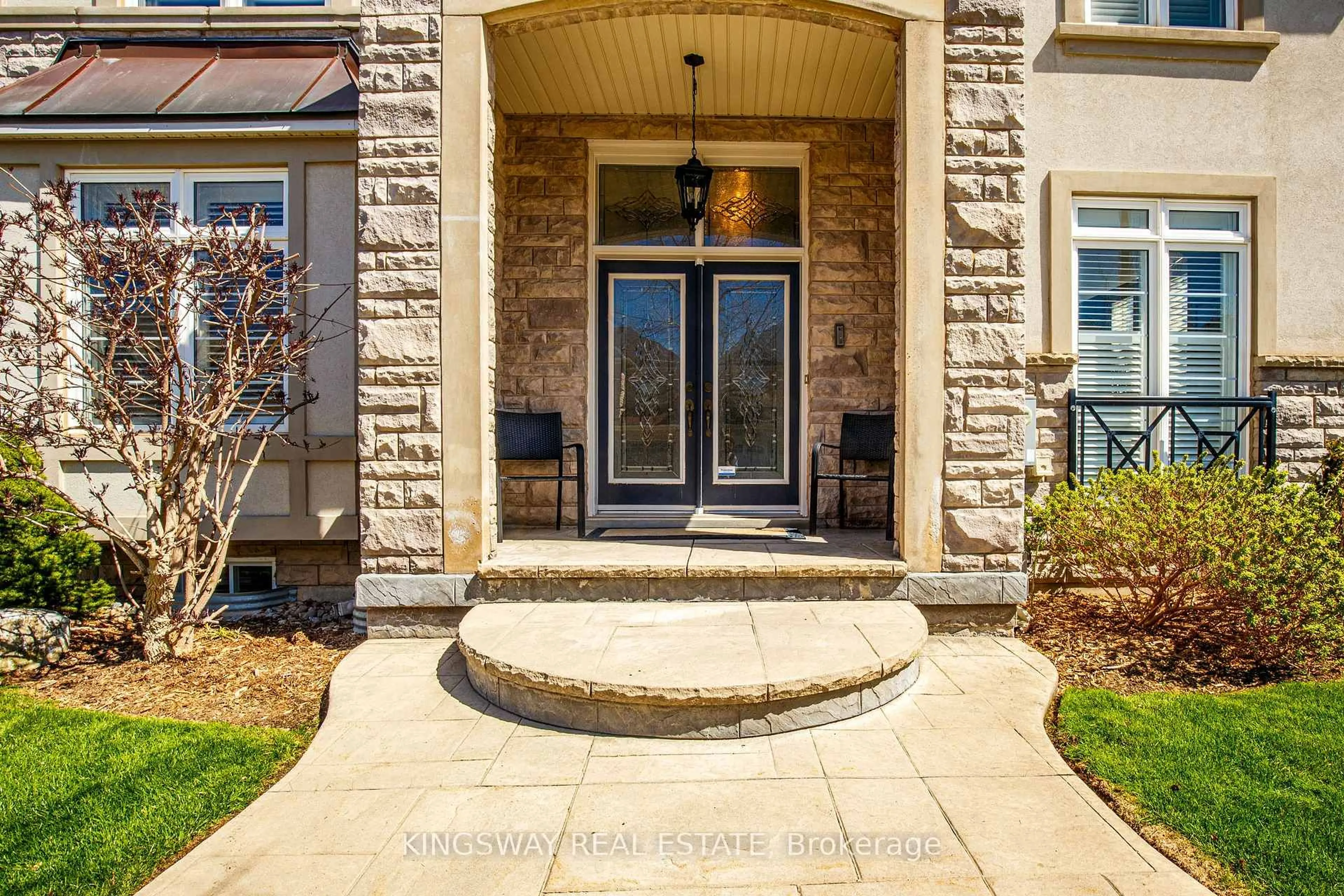 Indoor entryway for 3199 Cotter Rd, Burlington Ontario L7M 0N4