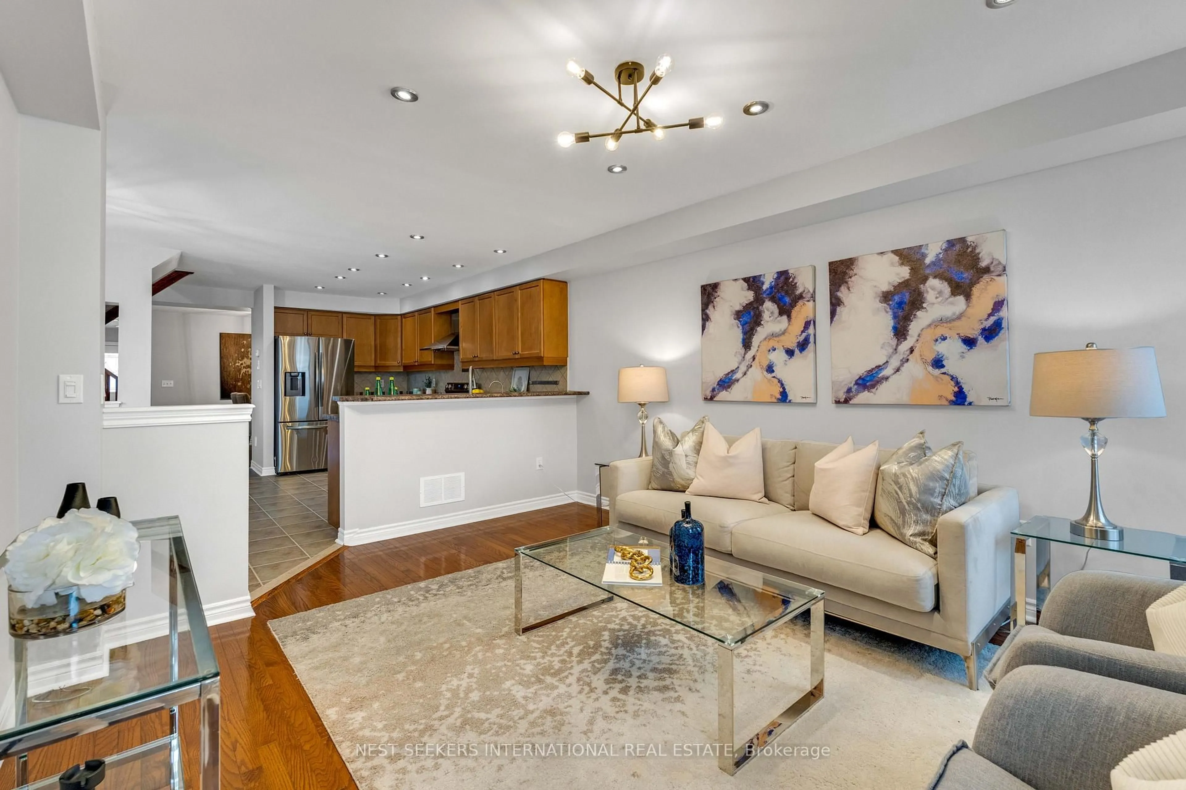 Living room with furniture, unknown for 115 Headwater Rd, Caledon Ontario L7E 2Z4