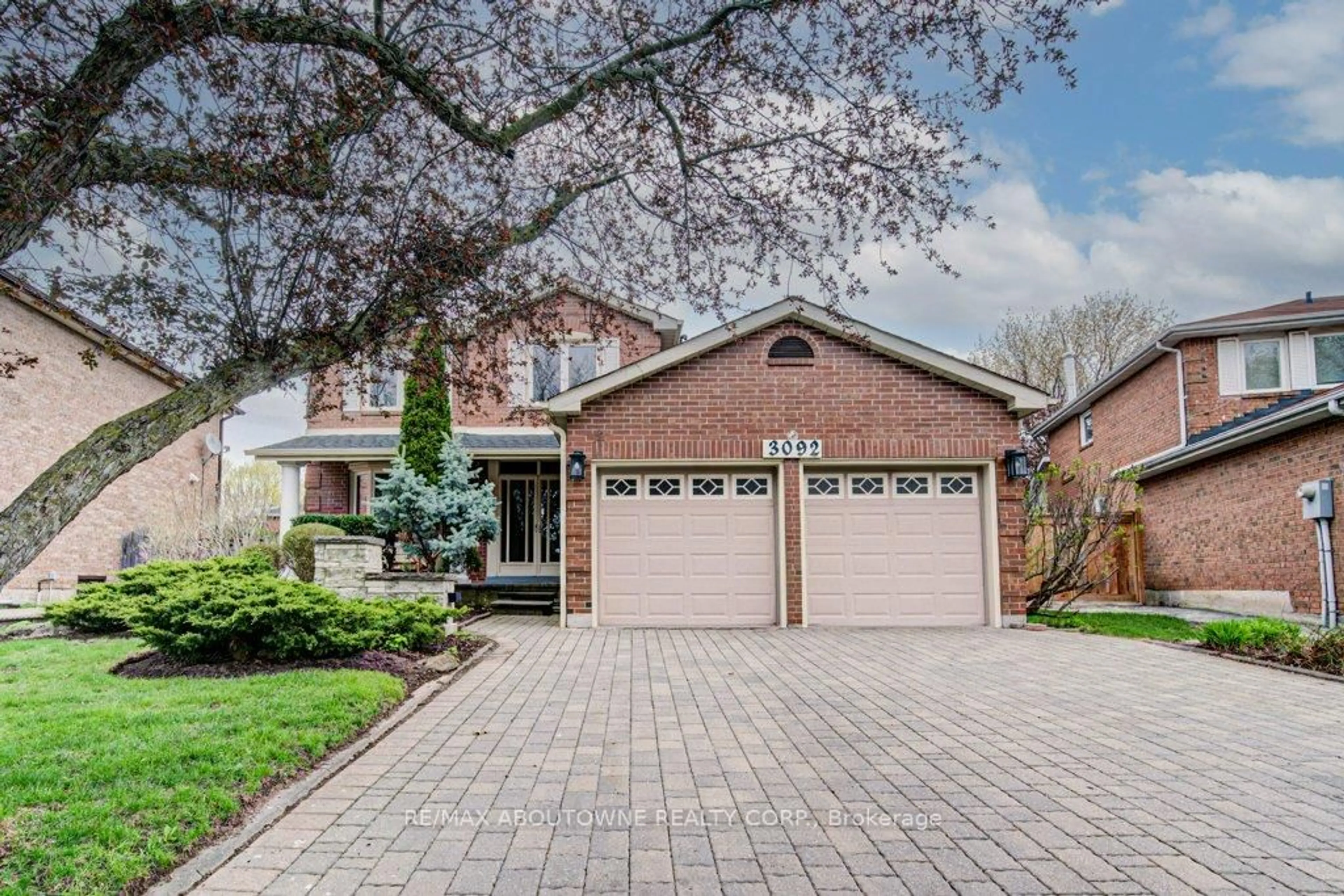 Home with brick exterior material, street for 3092 Hickling Crt, Mississauga Ontario L5N 4X8