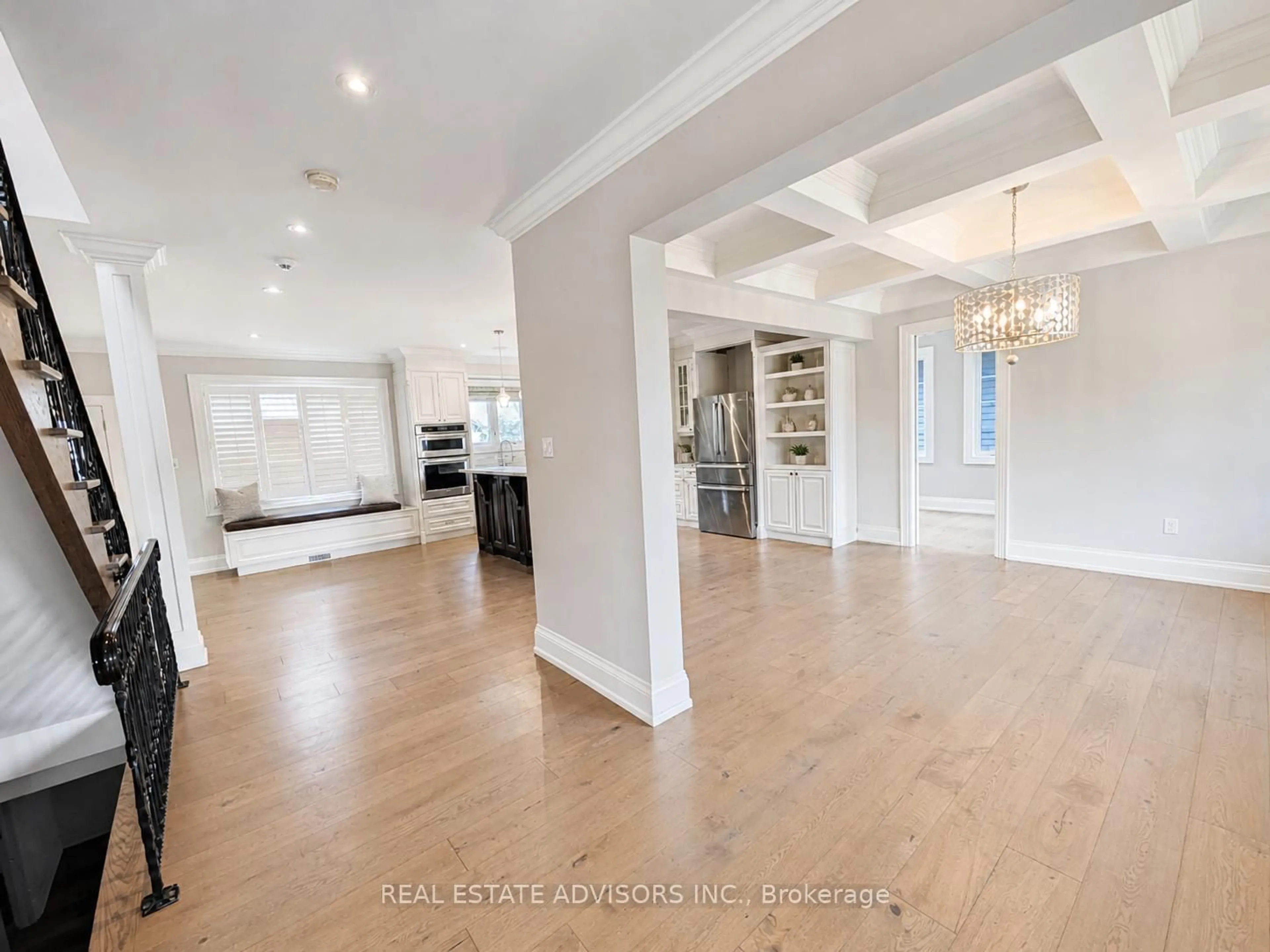 Unknown for 428 Maplehurst Ave, Oakville Ontario L6L 4Y7
