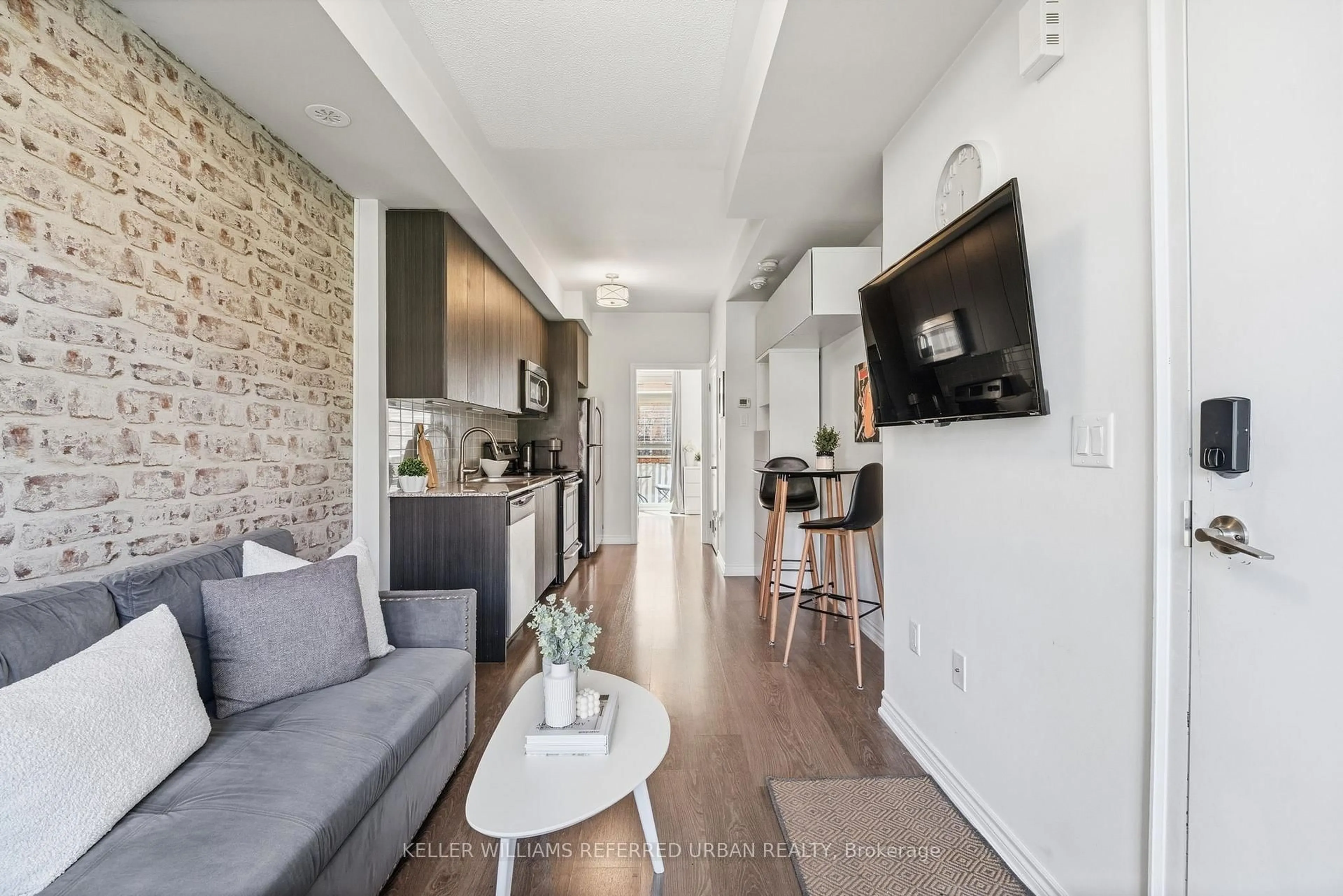 Unknown for 390 Hopewell Ave #241, Toronto Ontario M6E 2S2