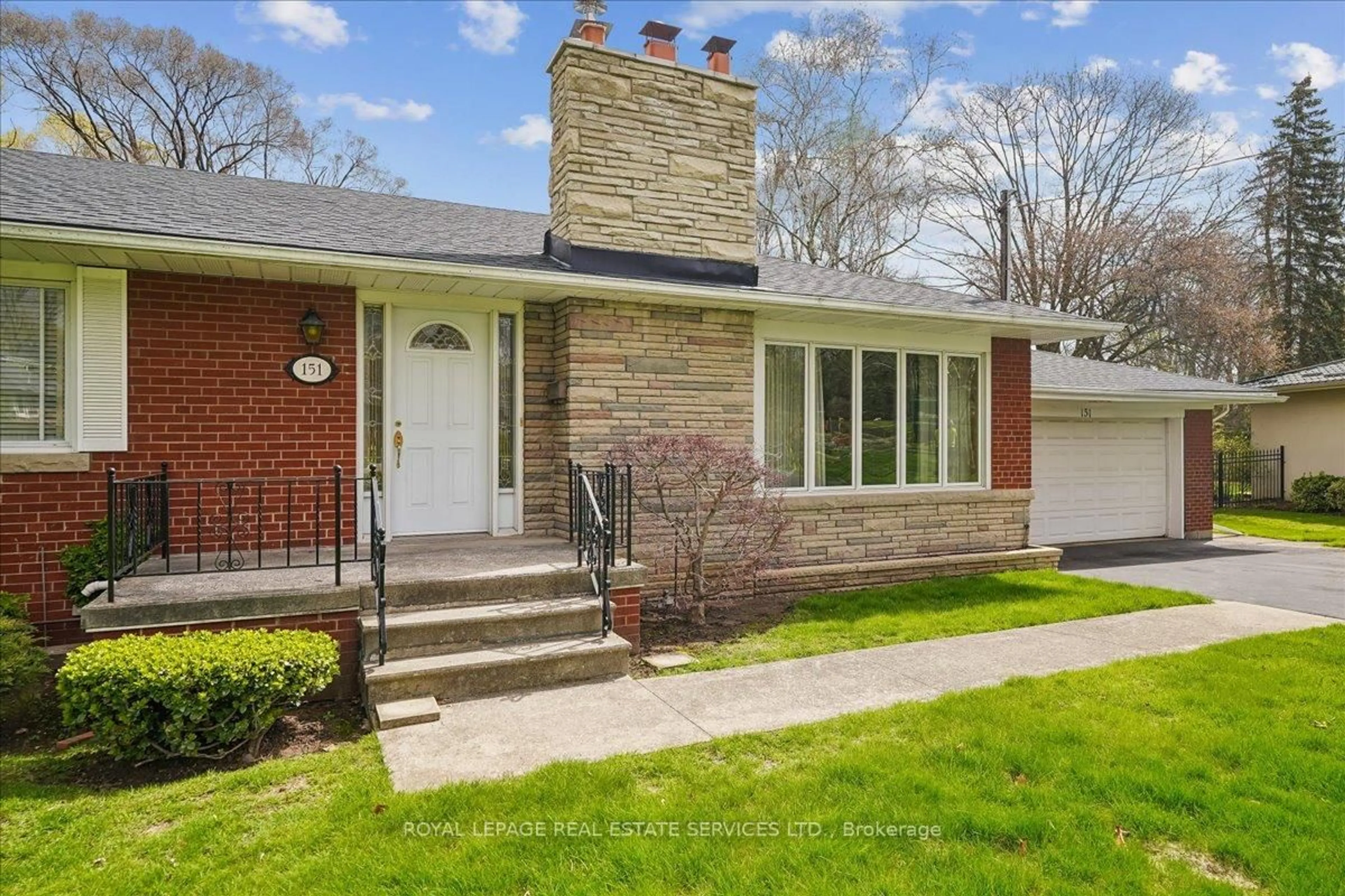 Home with brick exterior material, street for 151 Wedgewood Dr, Oakville Ontario L6J 4R6