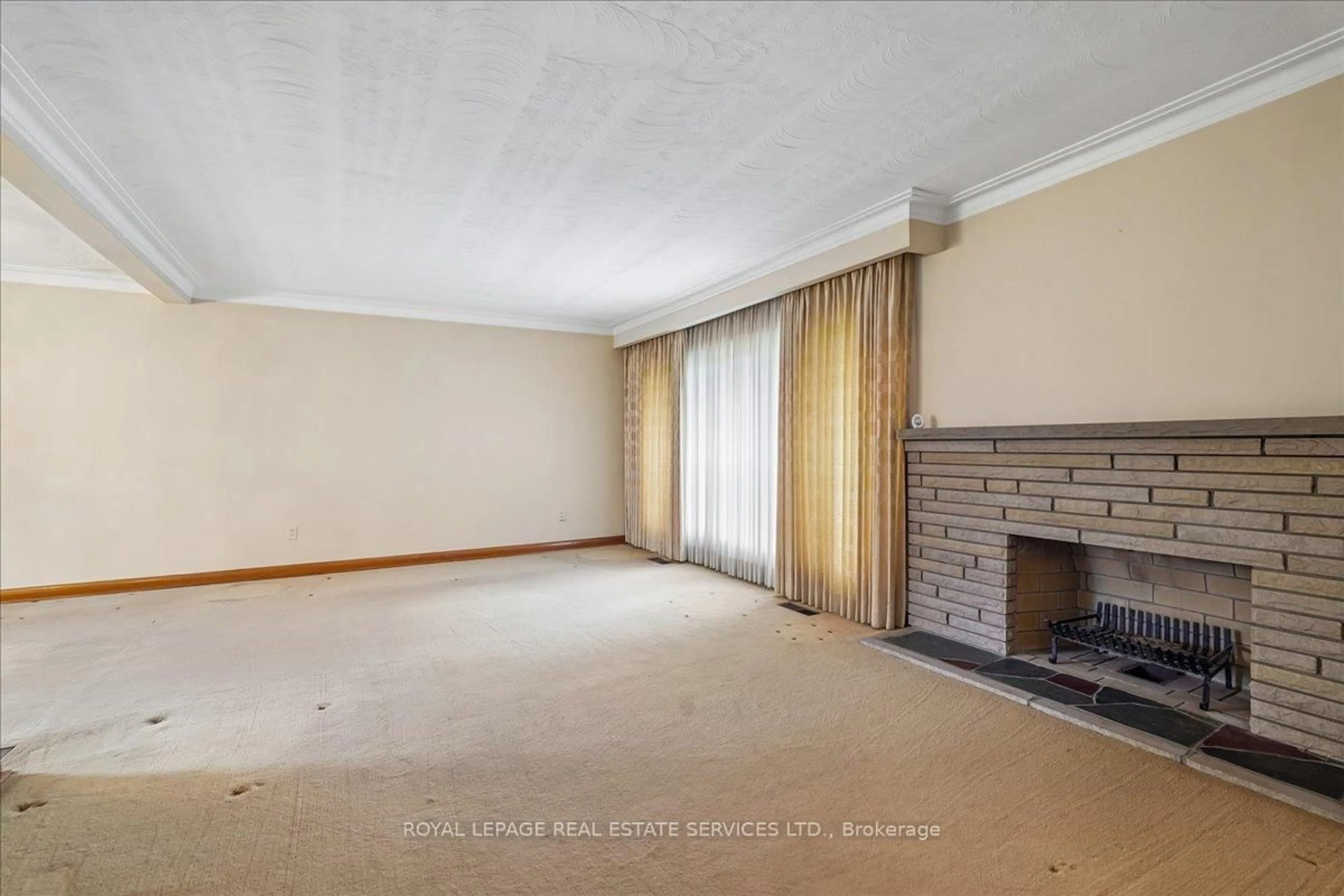 A pic of a room for 151 Wedgewood Dr, Oakville Ontario L6J 4R6