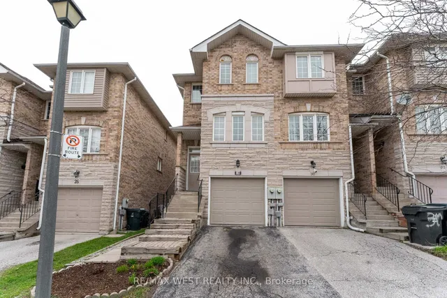 28 Shining Star Cres, Toronto 5