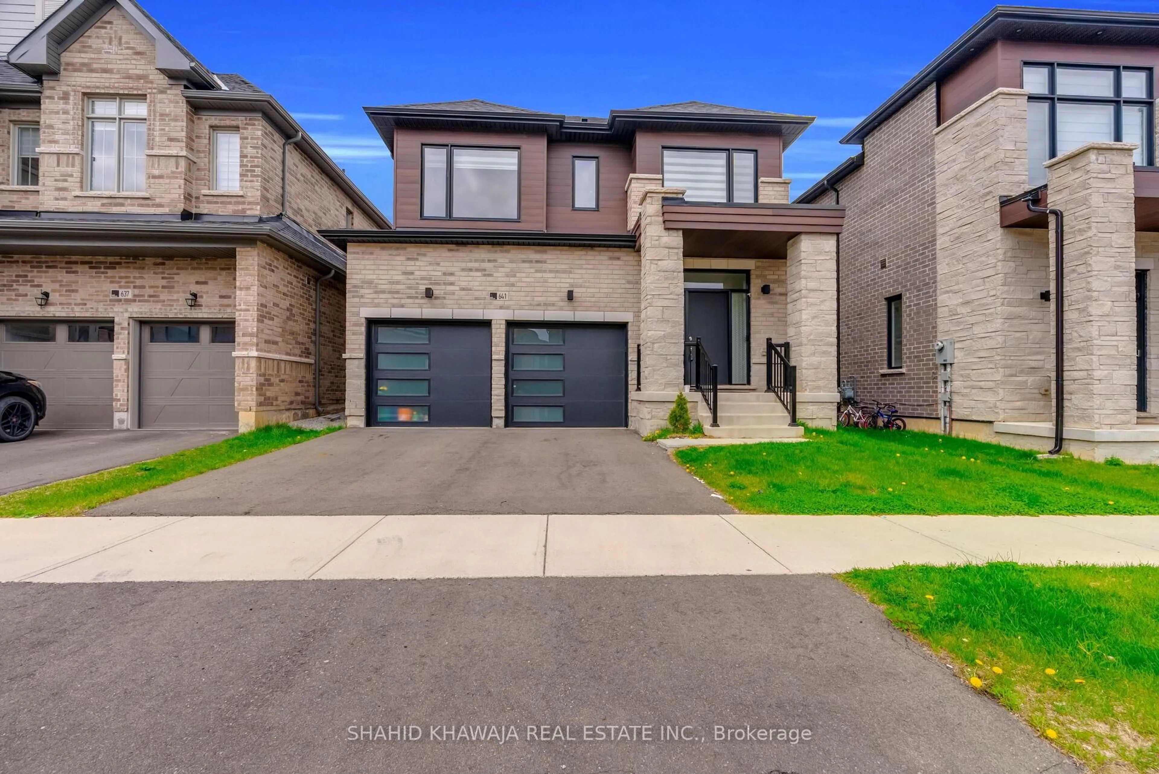 Home with brick exterior material, street for 641 Leatherleaf Landing, Milton Ontario L9E 1V3