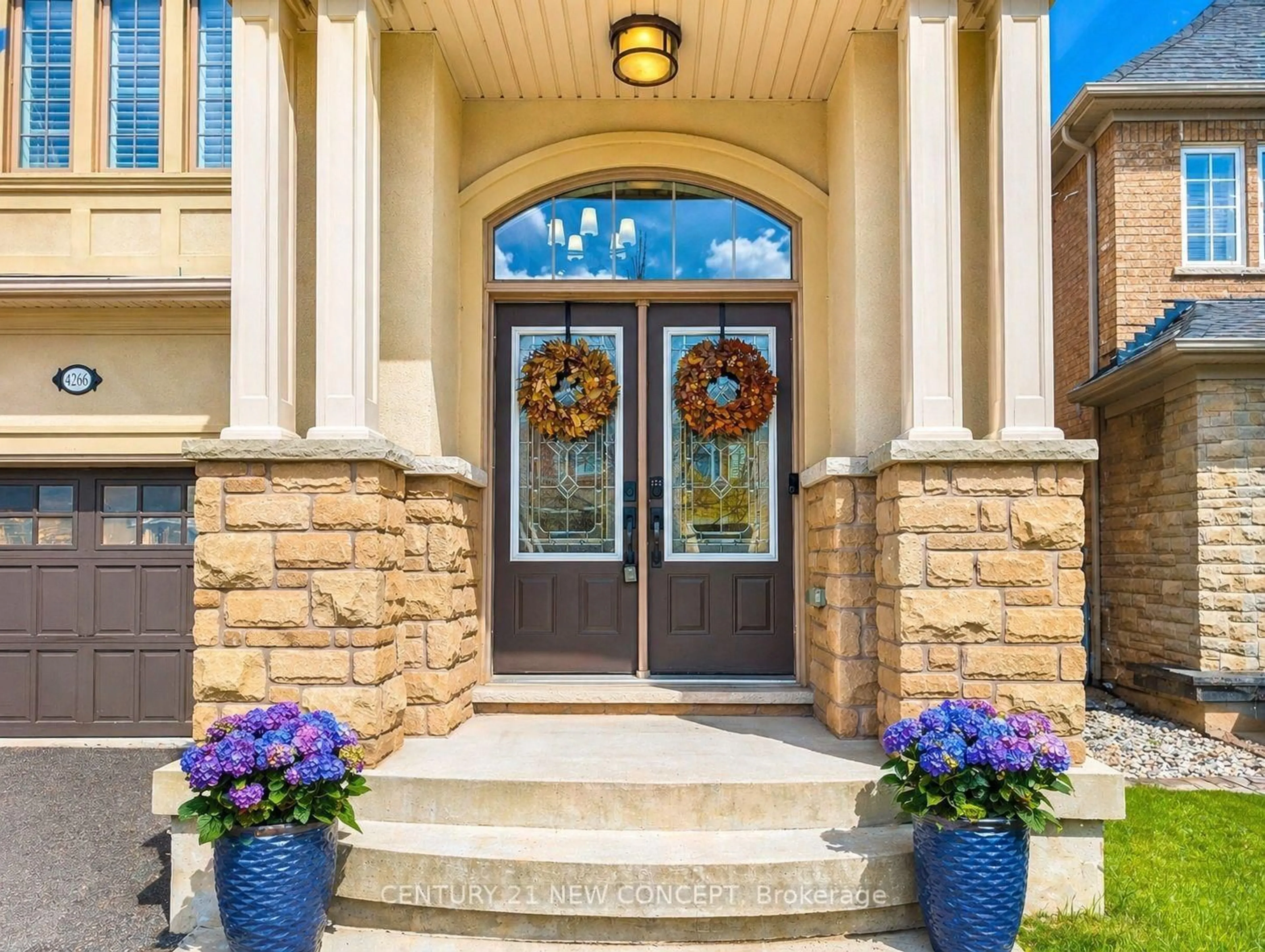 Indoor entryway for 4266 Ryan Lane, Burlington Ontario L7M 0M3