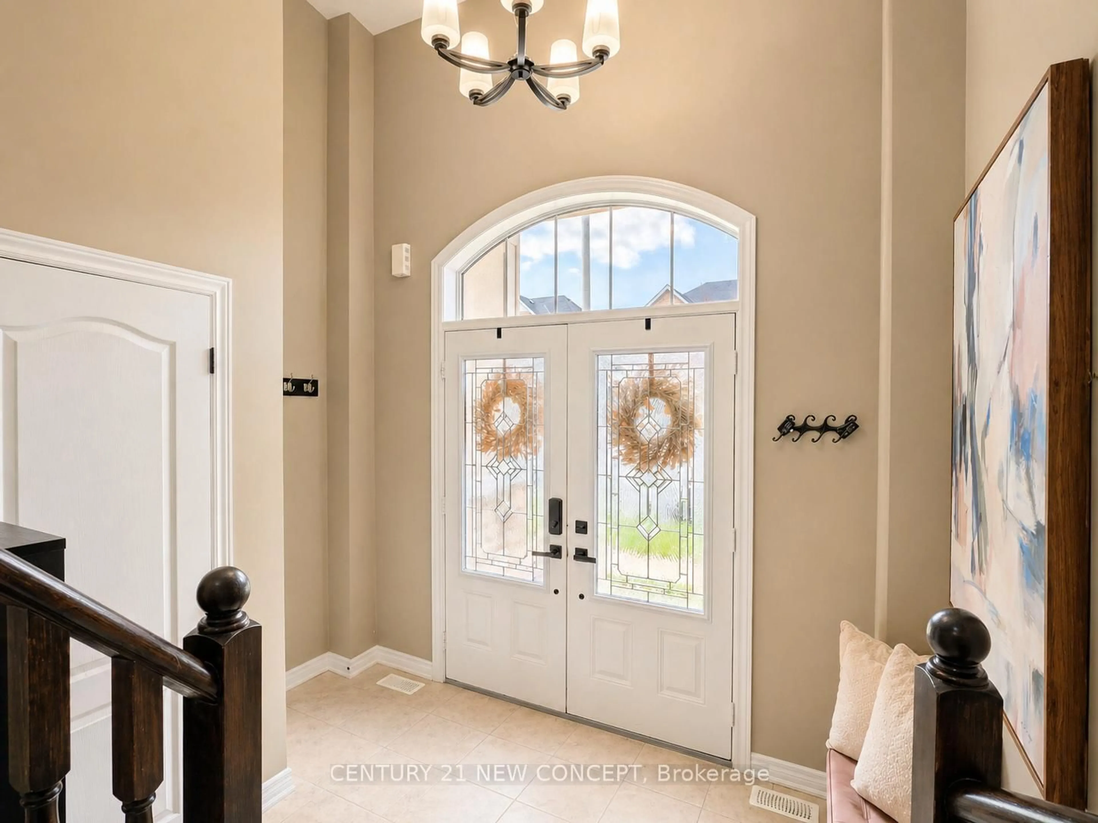 Indoor entryway for 4266 Ryan Lane, Burlington Ontario L7M 0M3