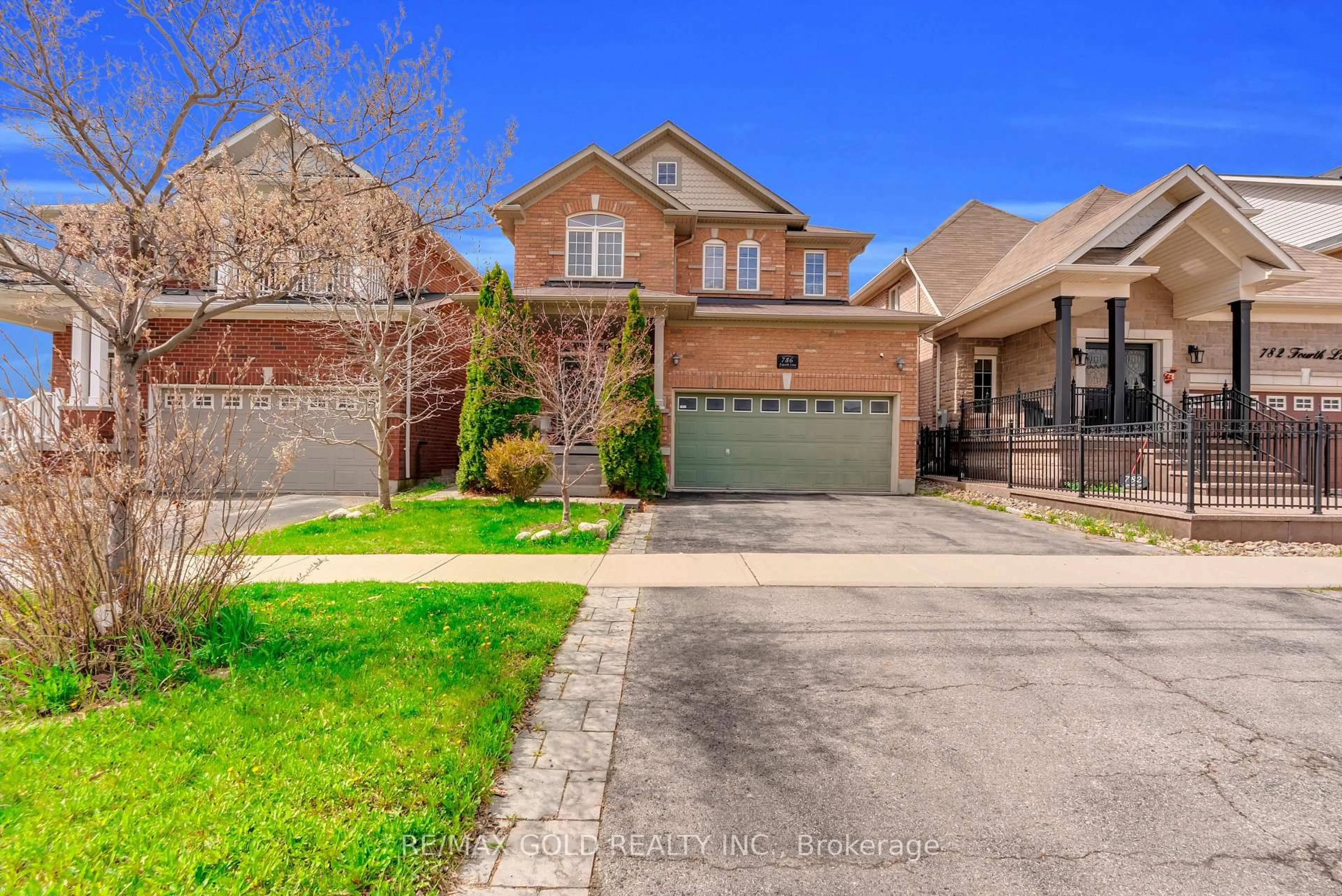 Home with brick exterior material, street for 786 Fourth Line, Milton Ontario L9T 7E4