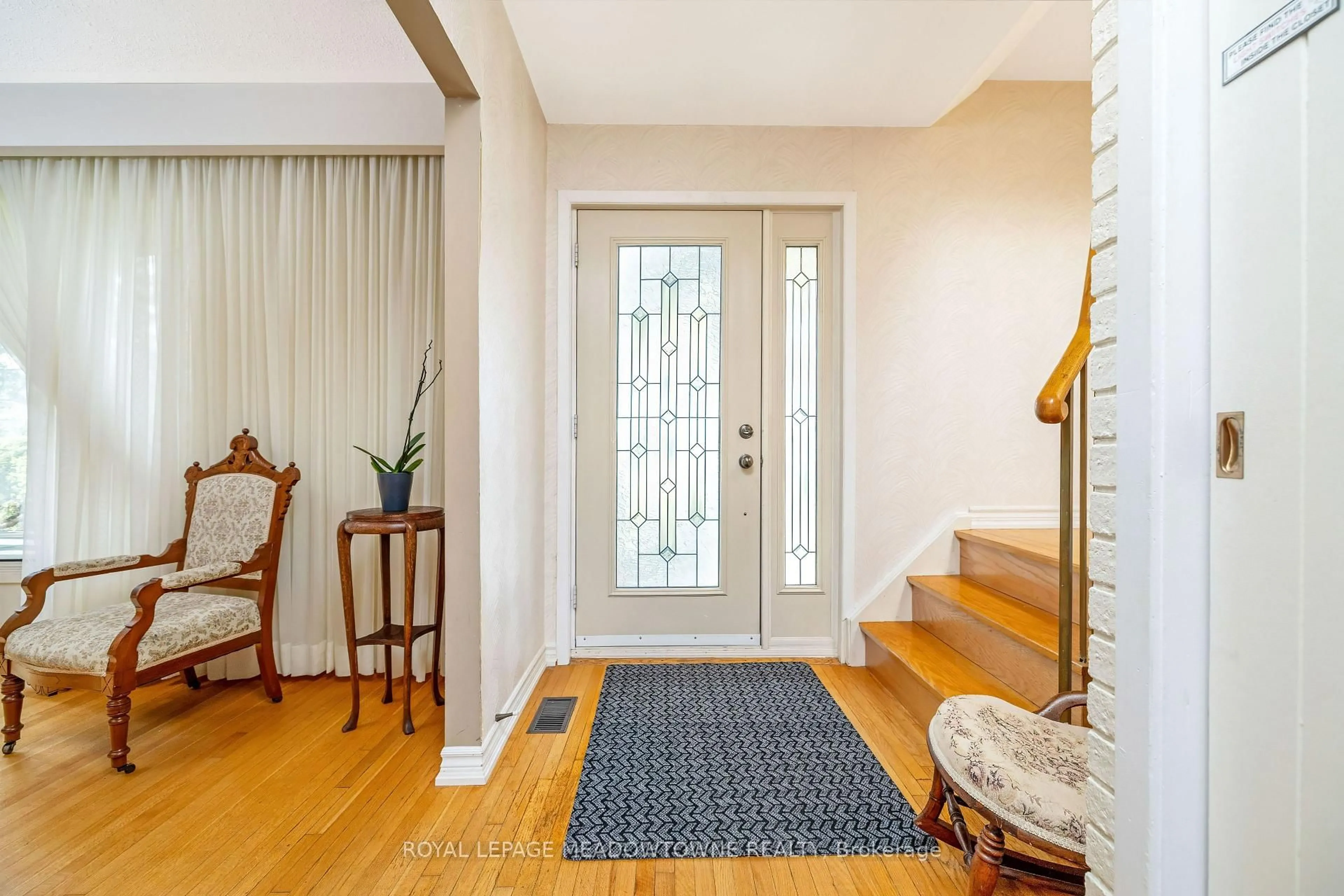 Indoor entryway for 57 Inglewood Dr, Brampton Ontario L6W 2N7