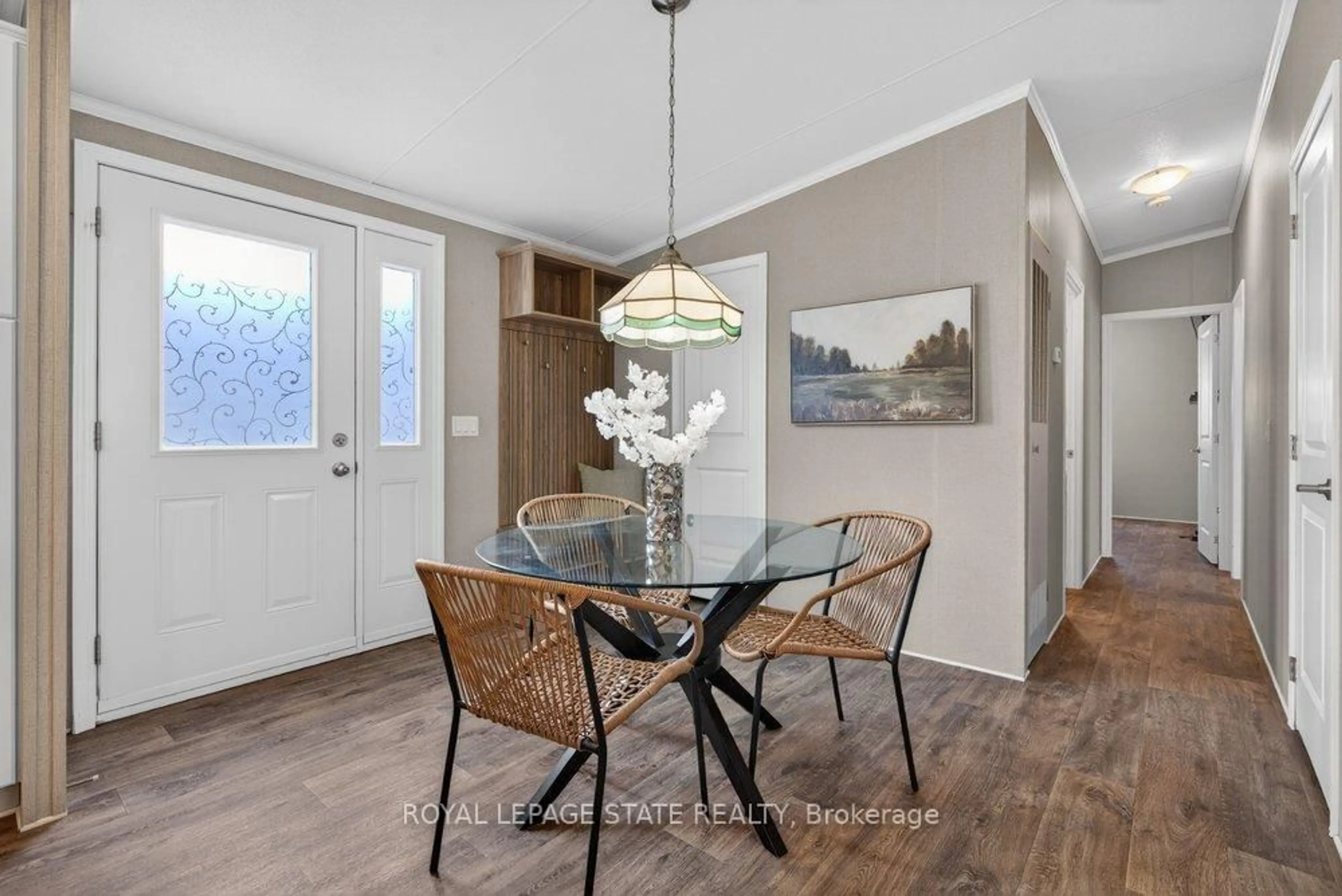 Dining room, wood/laminate floor for 4449 Milburough Line #2 Oak, Burlington Ontario L7P 0C5