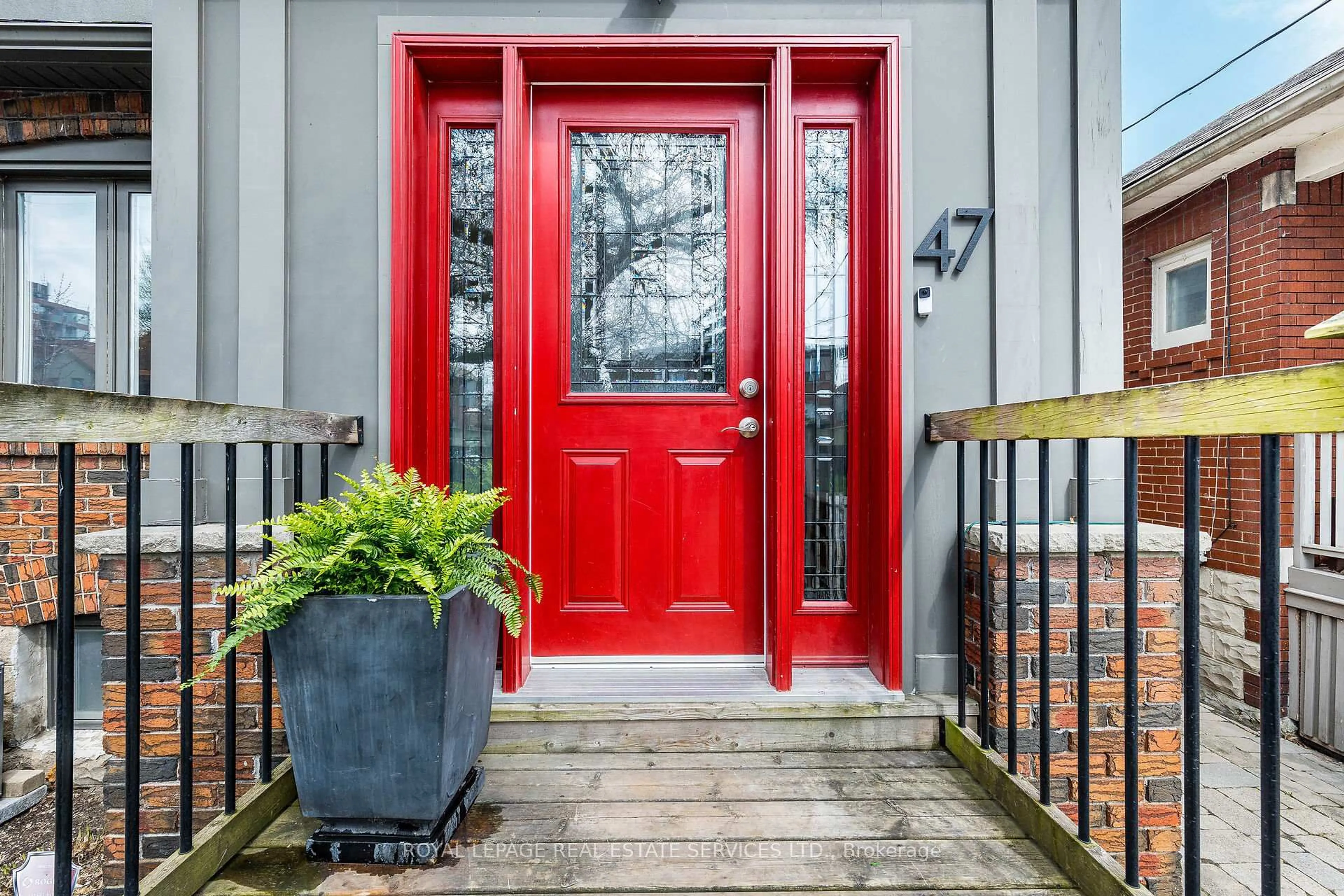 Indoor entryway for 47 Third St, Toronto Ontario M8V 2X7