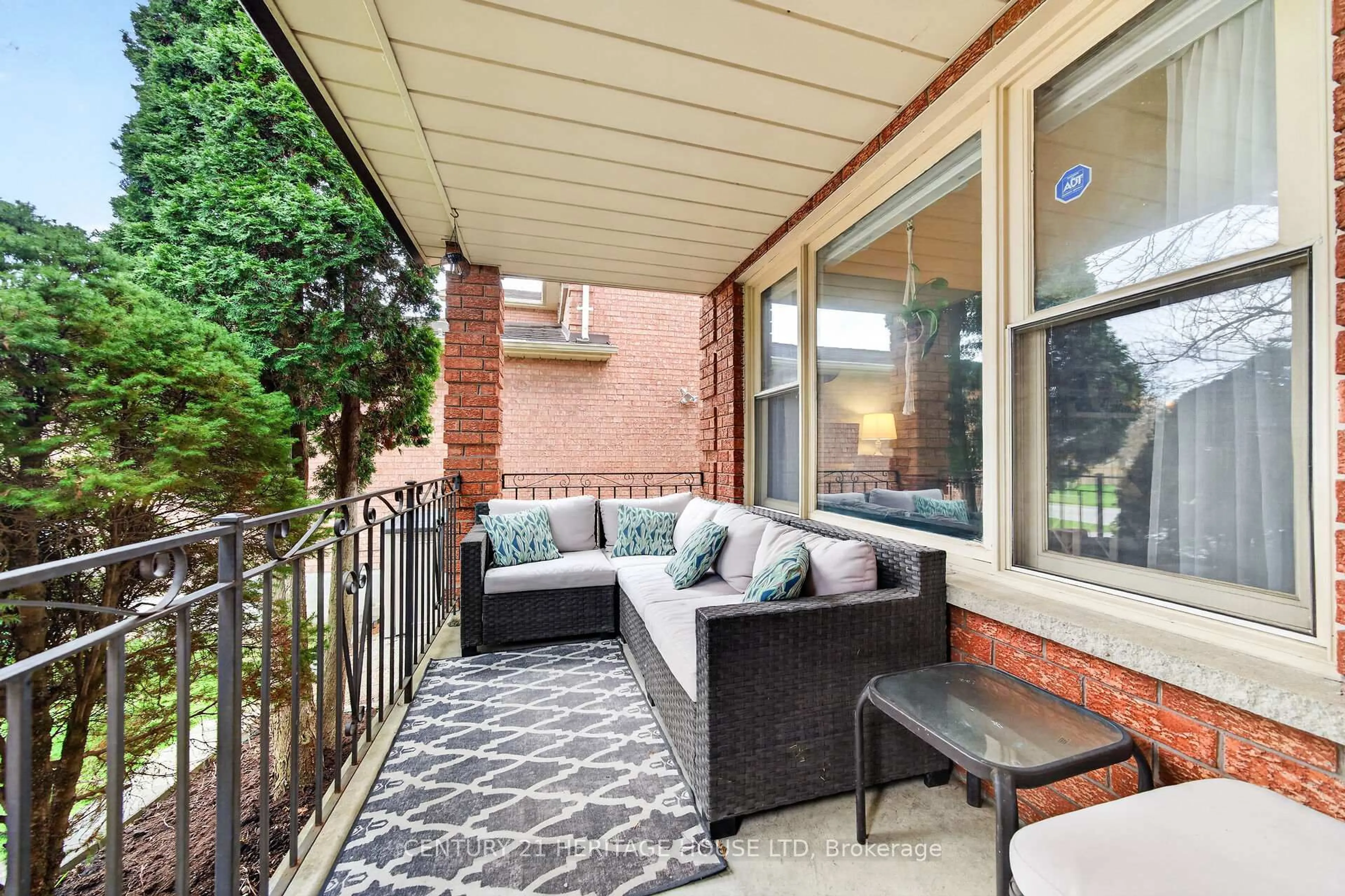 Patio, street for 3 Bowes Crt, Caledon Ontario L7E 1A5