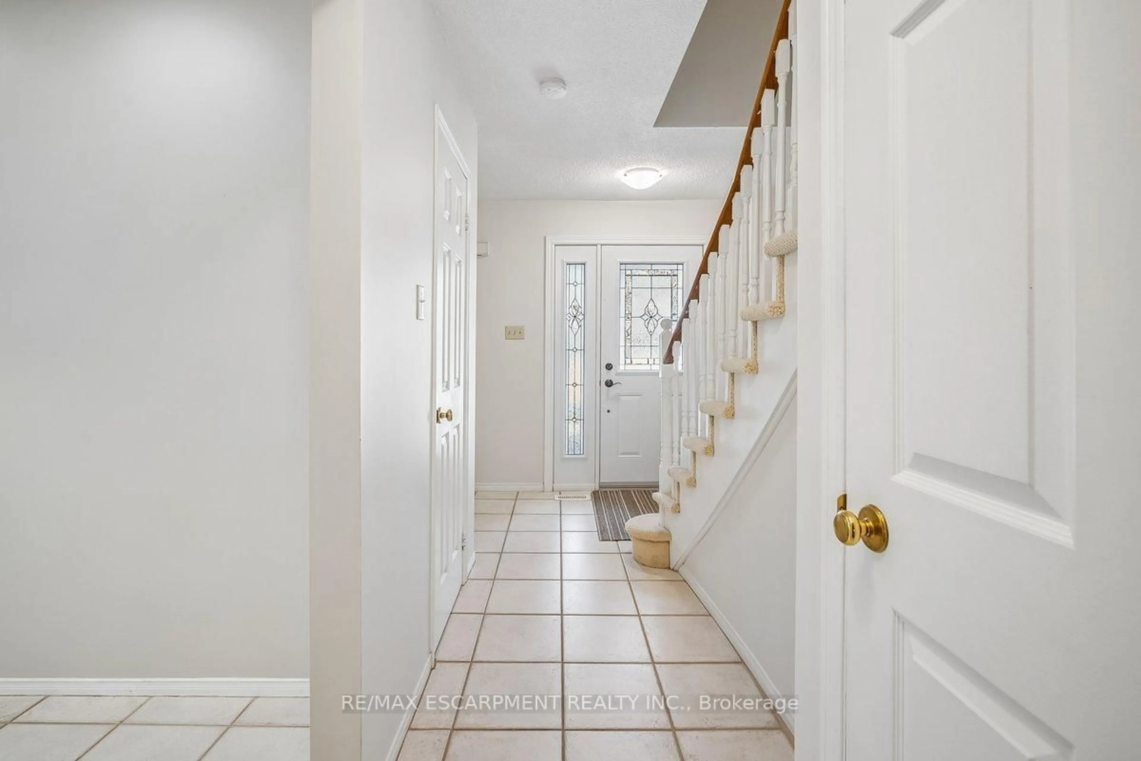 Unknown for 5255 Lakeshore Rd #30, Burlington Ontario L7L 5X8