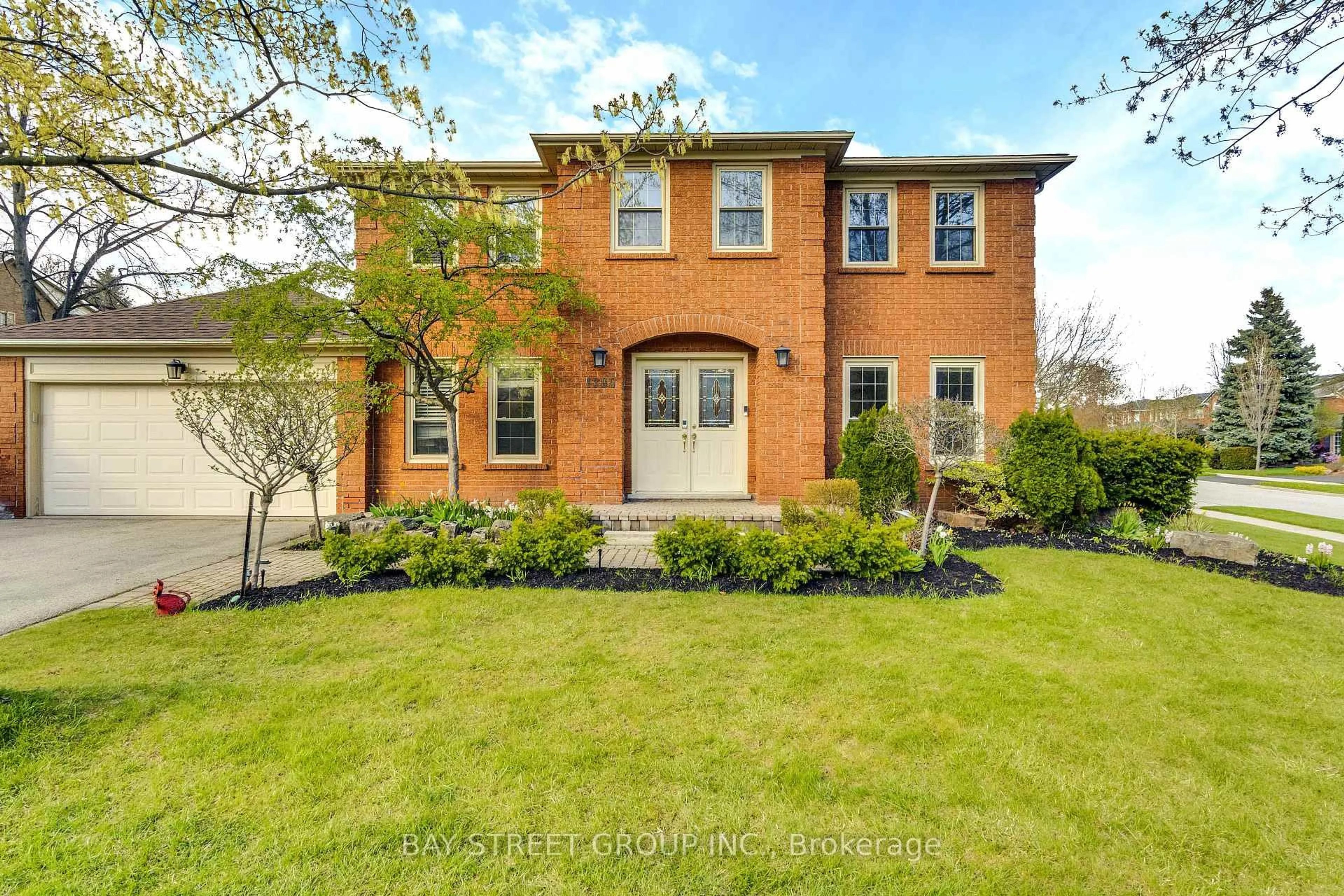 Home with brick exterior material, street for 1305 Monks Passage, Oakville Ontario L6M 1K6