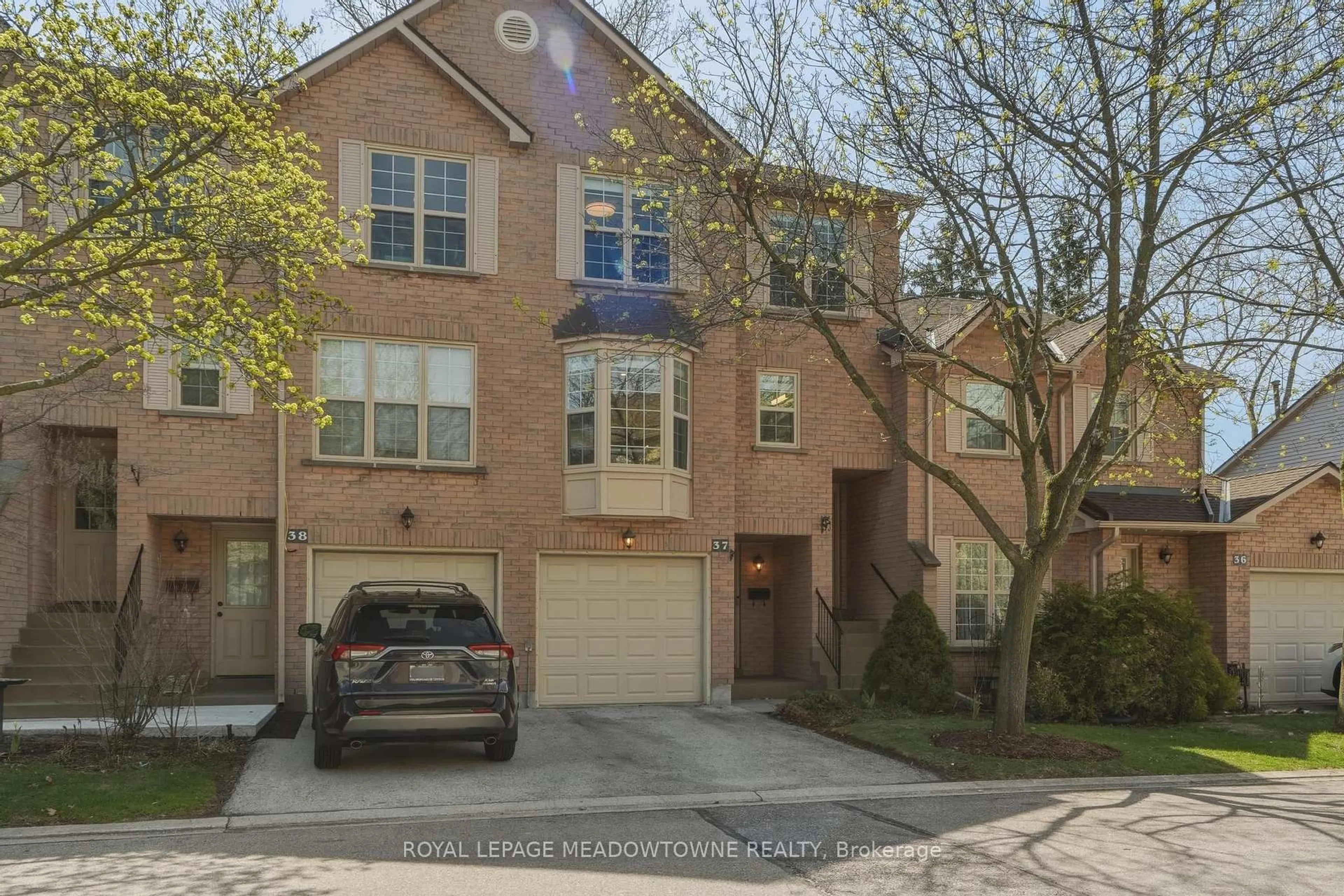 Home with brick exterior material, street for 2272 Mowat Ave #37, Oakville Ontario L6H 5L8