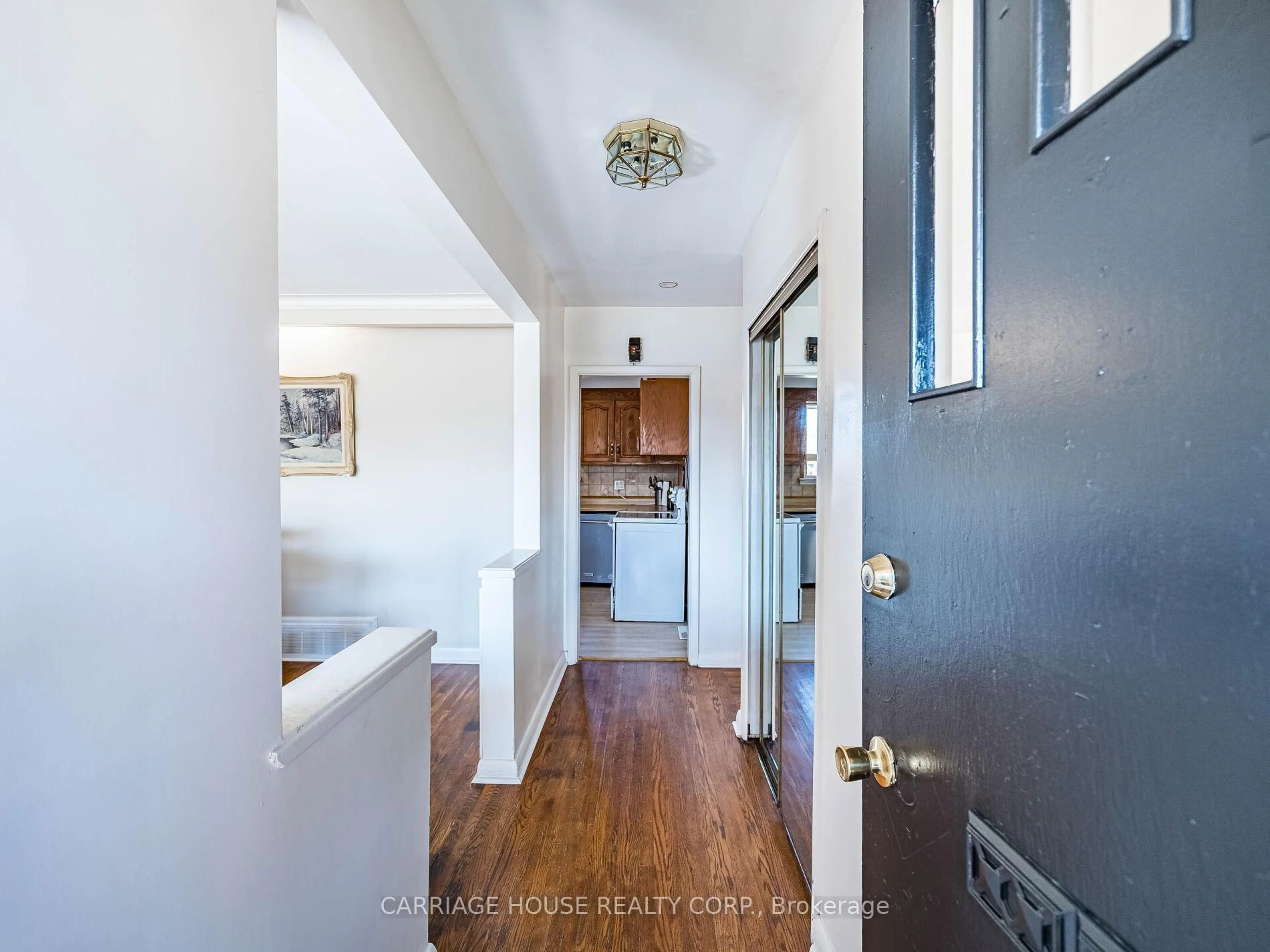 Indoor entryway for 72 Rexway Dr, Halton Hills Ontario L7G 1R1