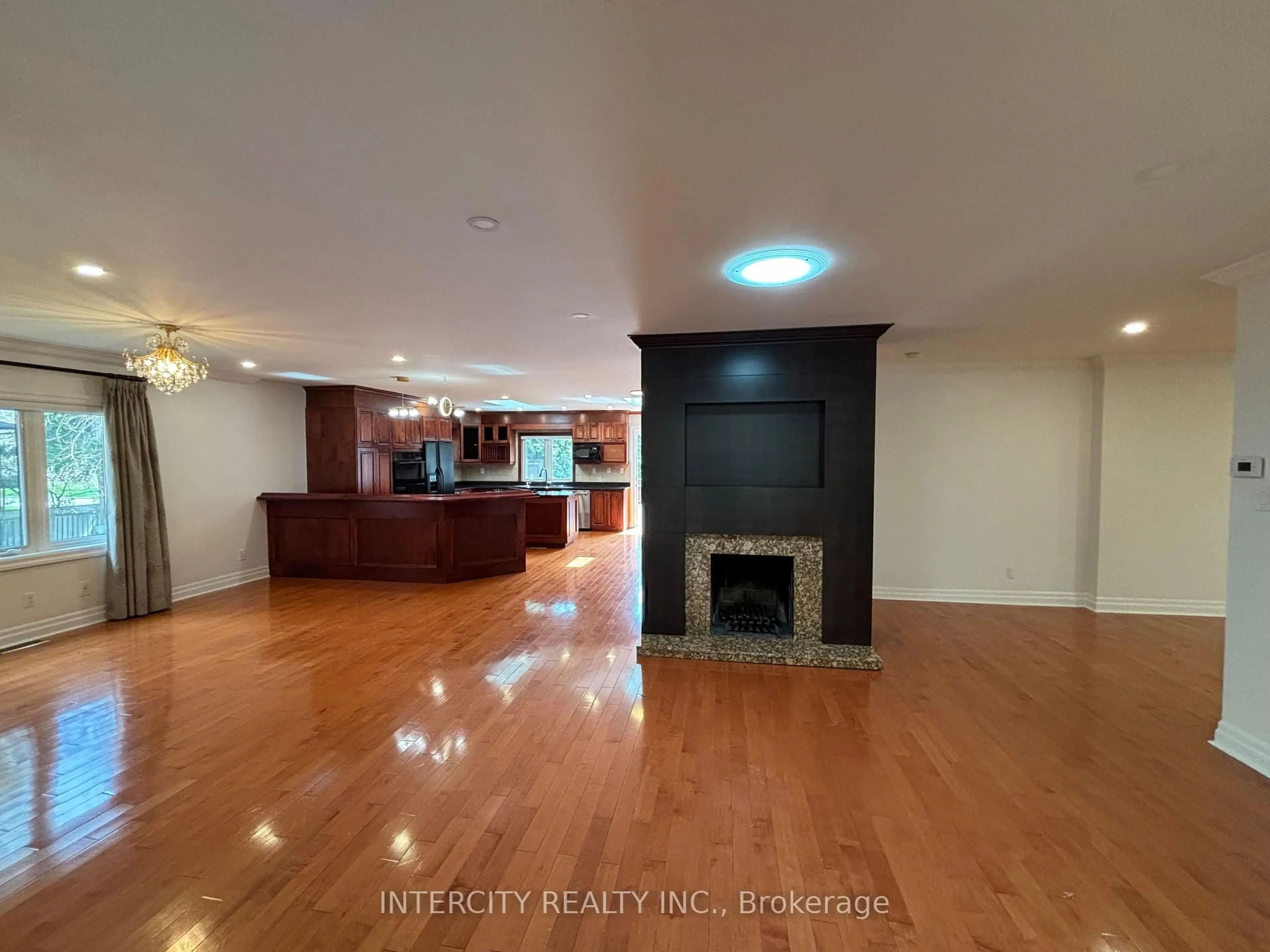 Unknown for 1262 Mississauga Rd, Mississauga Ontario L5H 2J2