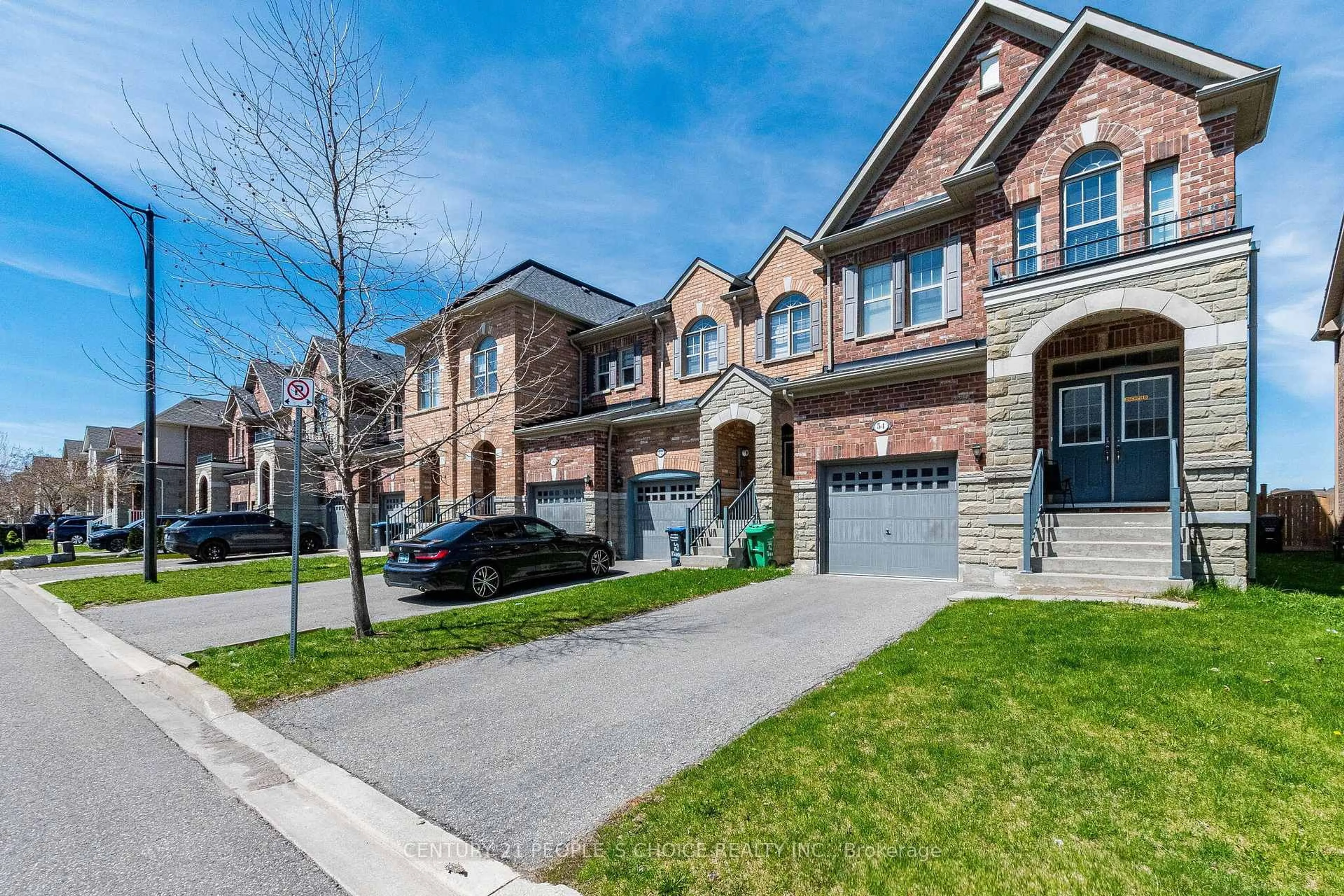 Home with brick exterior material, street for 54 Fann Dr, Brampton Ontario L7A 4L5
