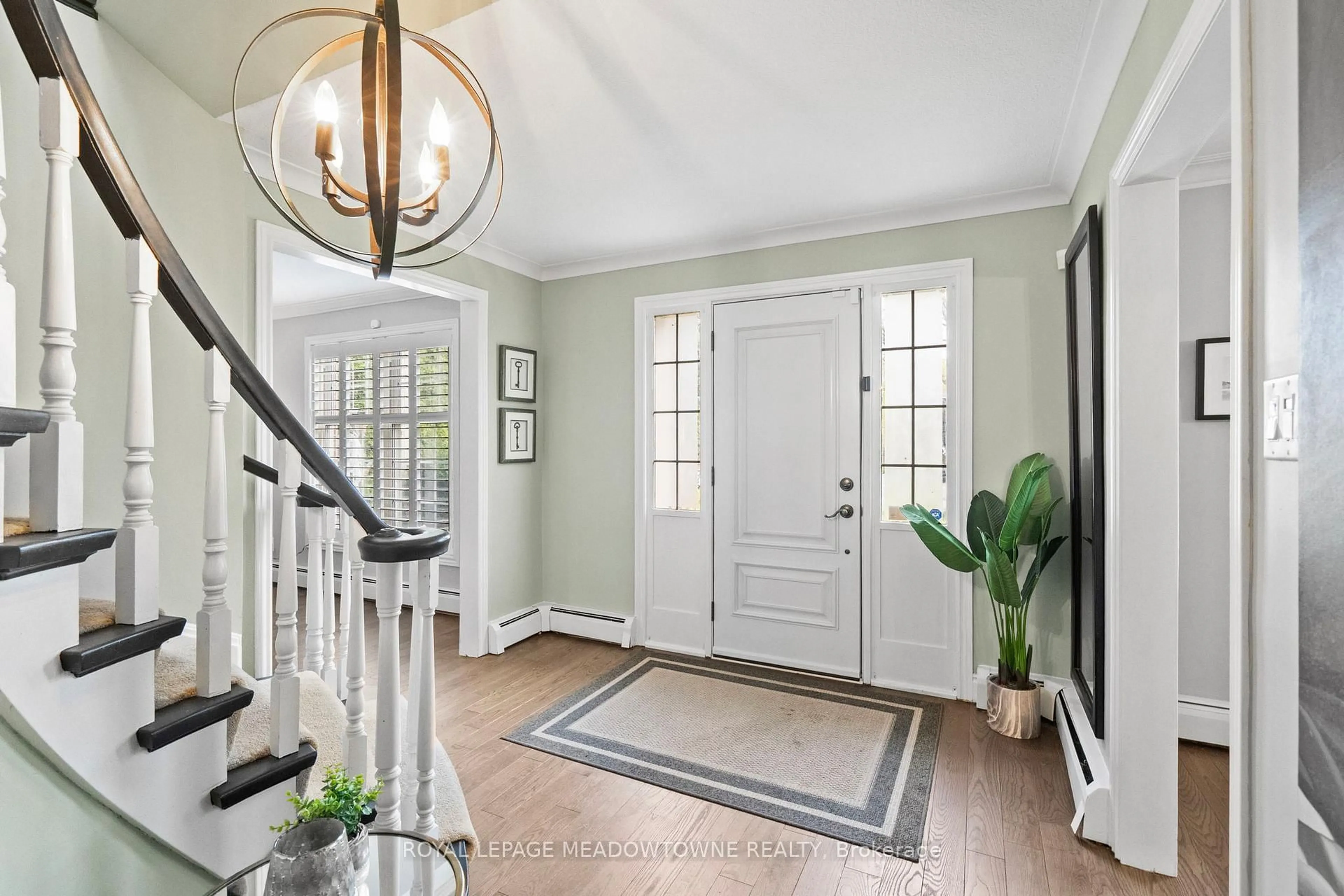 Indoor entryway for 415 Highside Dr, Milton Ontario L9T 1W9