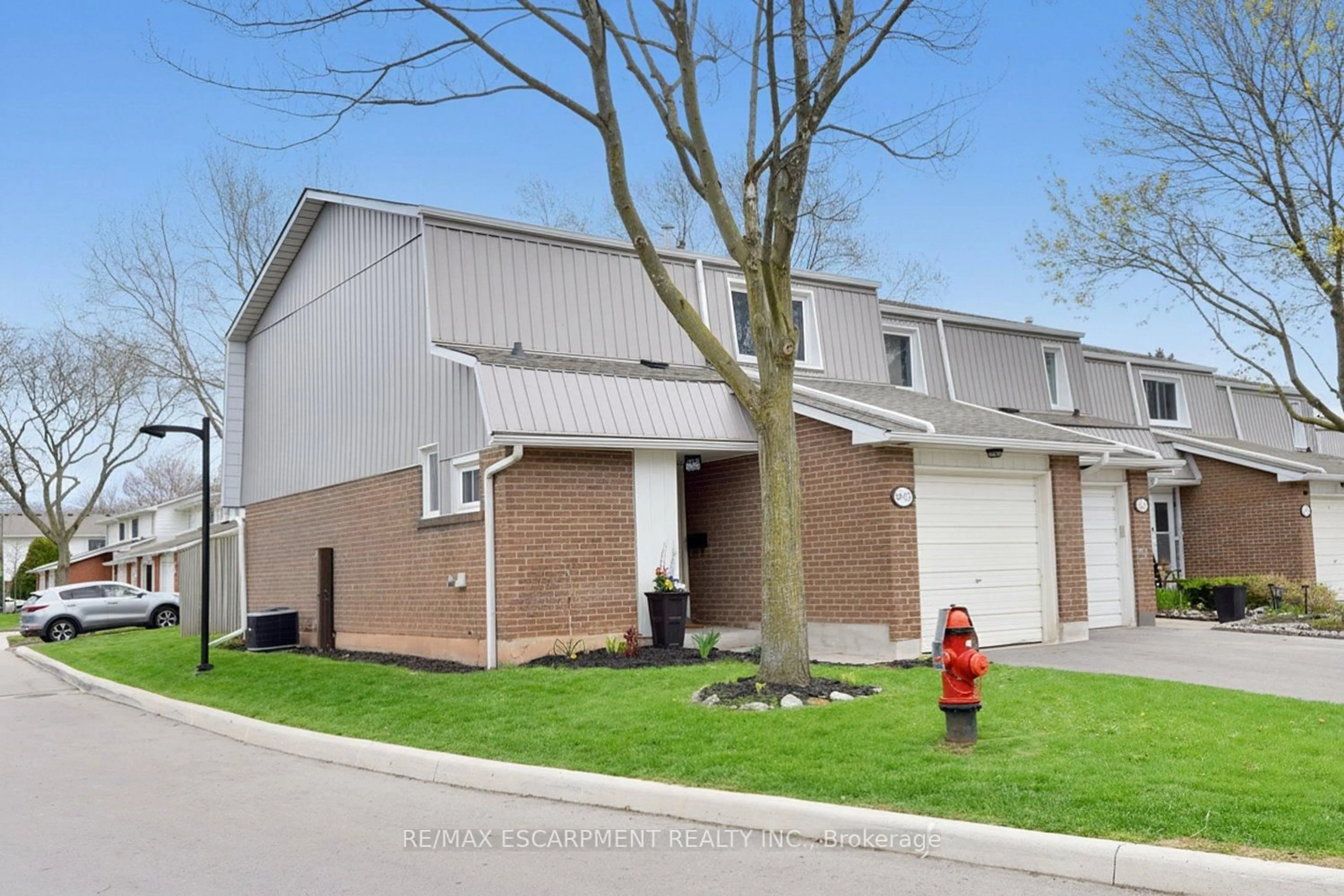Unknown for 477 Woodview Rd #1, Burlington Ontario L7N 2Z9