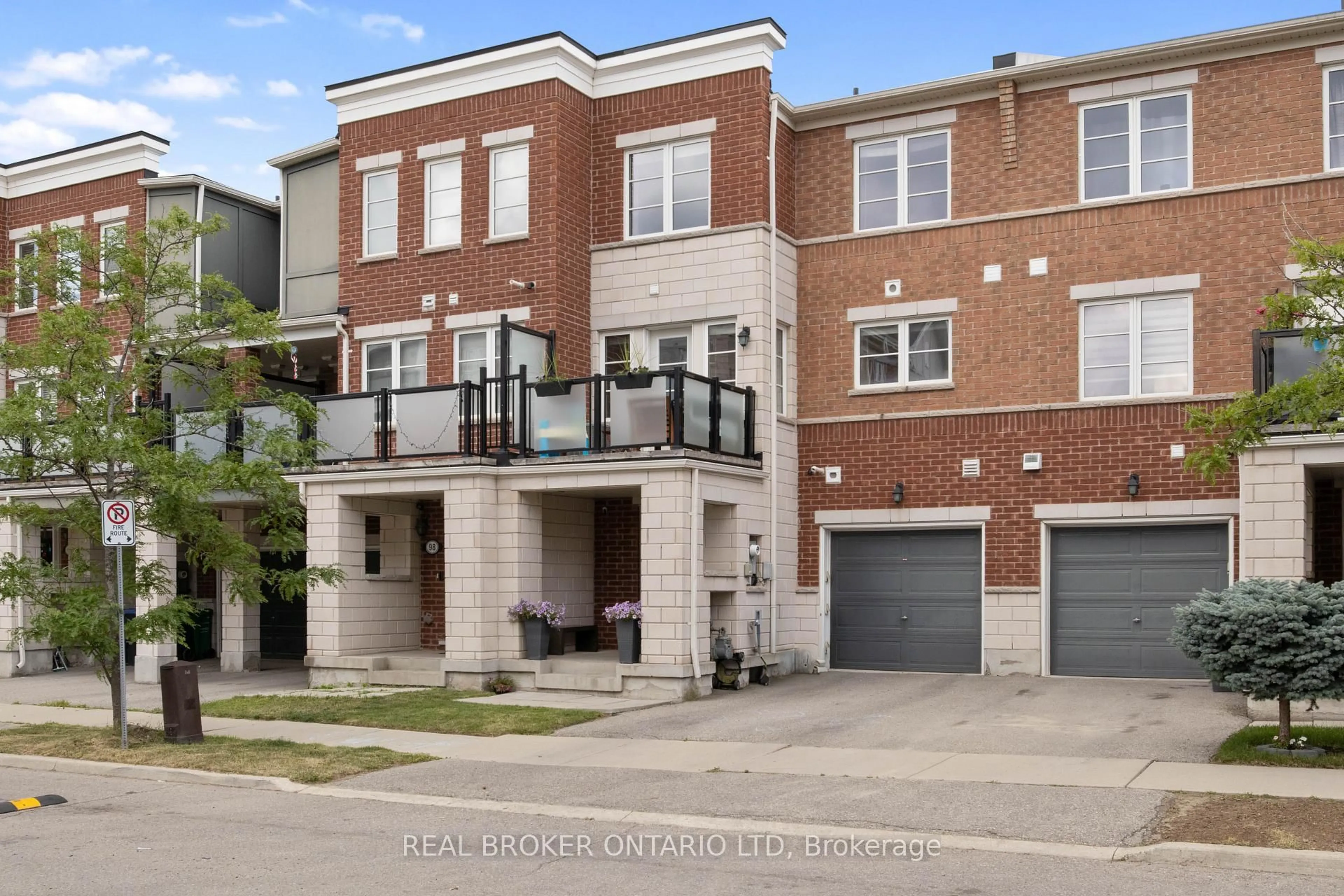 Home with brick exterior material, street for 100 Baycliffe Cres #34, Brampton Ontario L7A 3Z4
