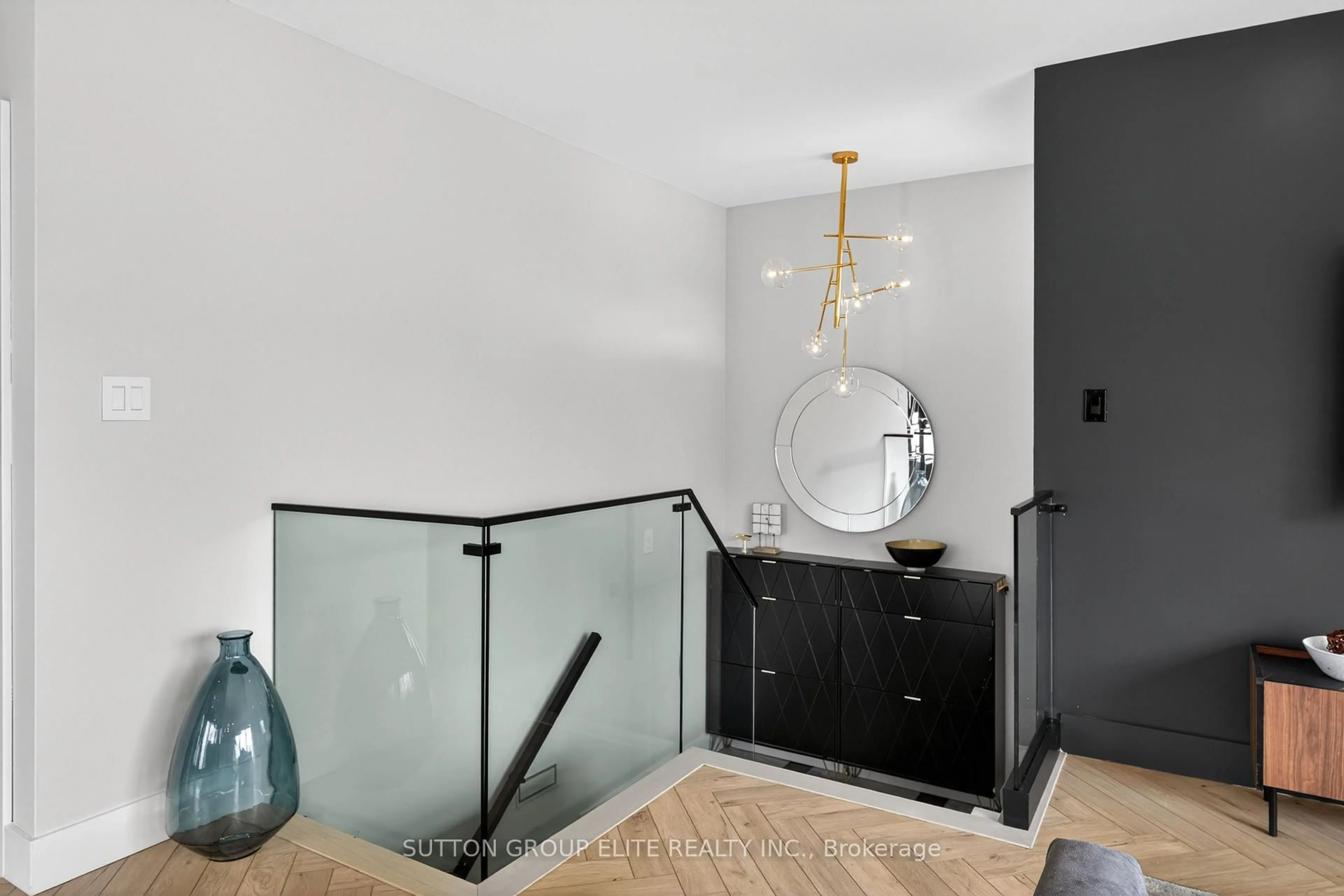 Unknown for 19 Hardwick Crt, Toronto Ontario M9C 4G5