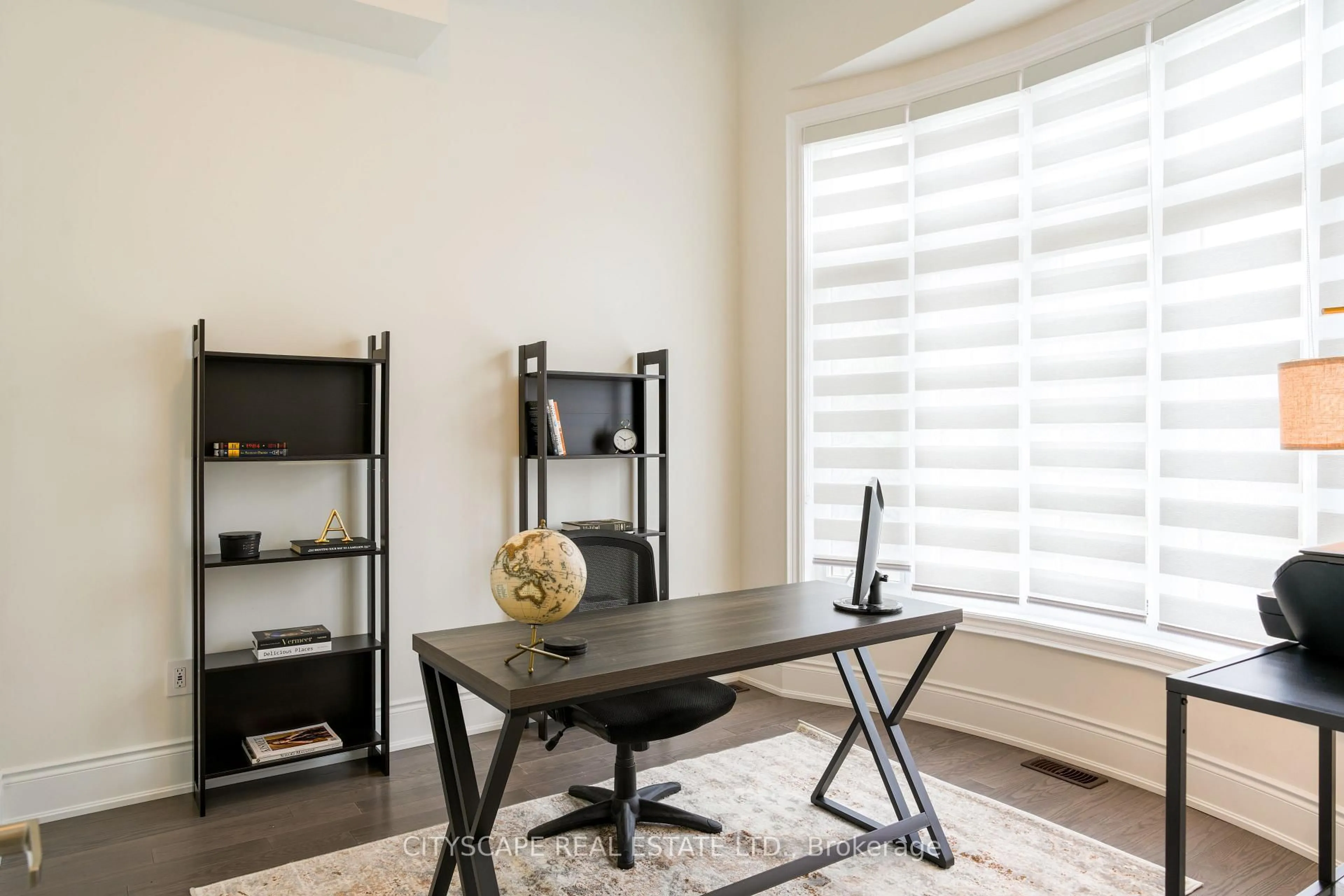 A pic of a room for 2405 Irene Cres, Oakville Ontario L6M 5M2