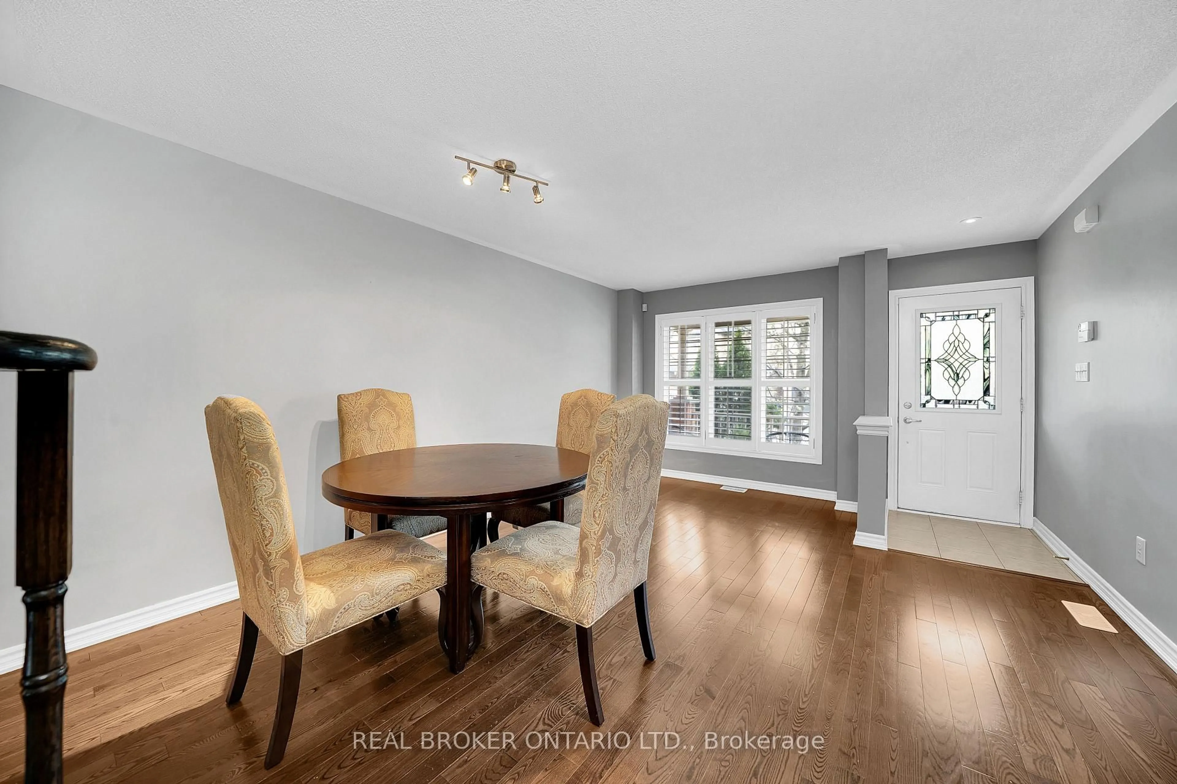 Dining room, wood/laminate floor for 134 Mccready Dr, Milton Ontario L9T 0V5