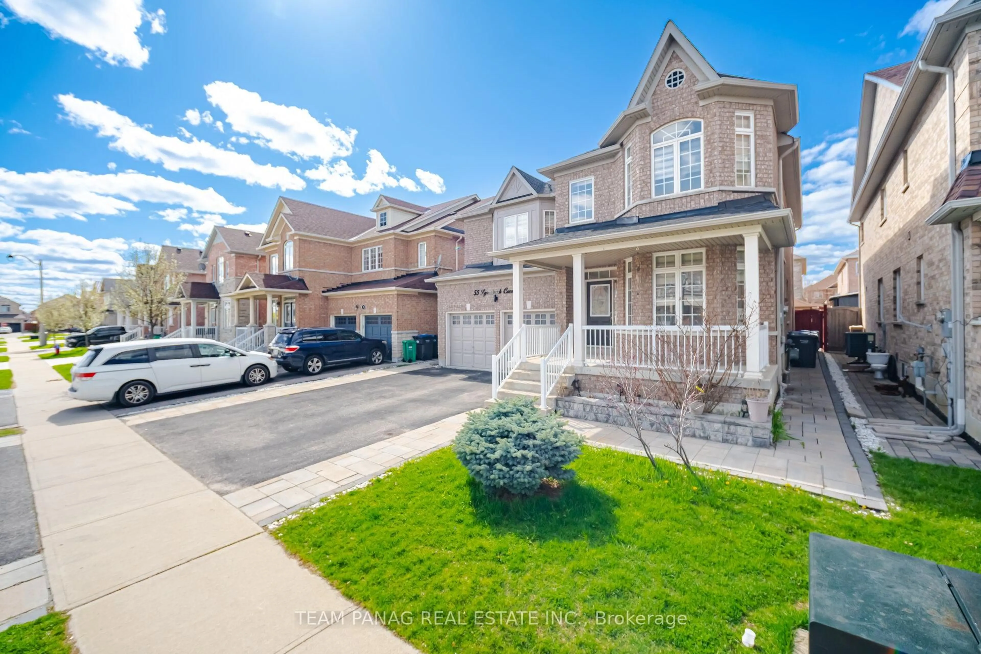 A pic from outside/outdoor area/front of a property/back of a property/a pic from drone, street for 55 Lyndbrook Cres, Brampton Ontario L6P 2N9