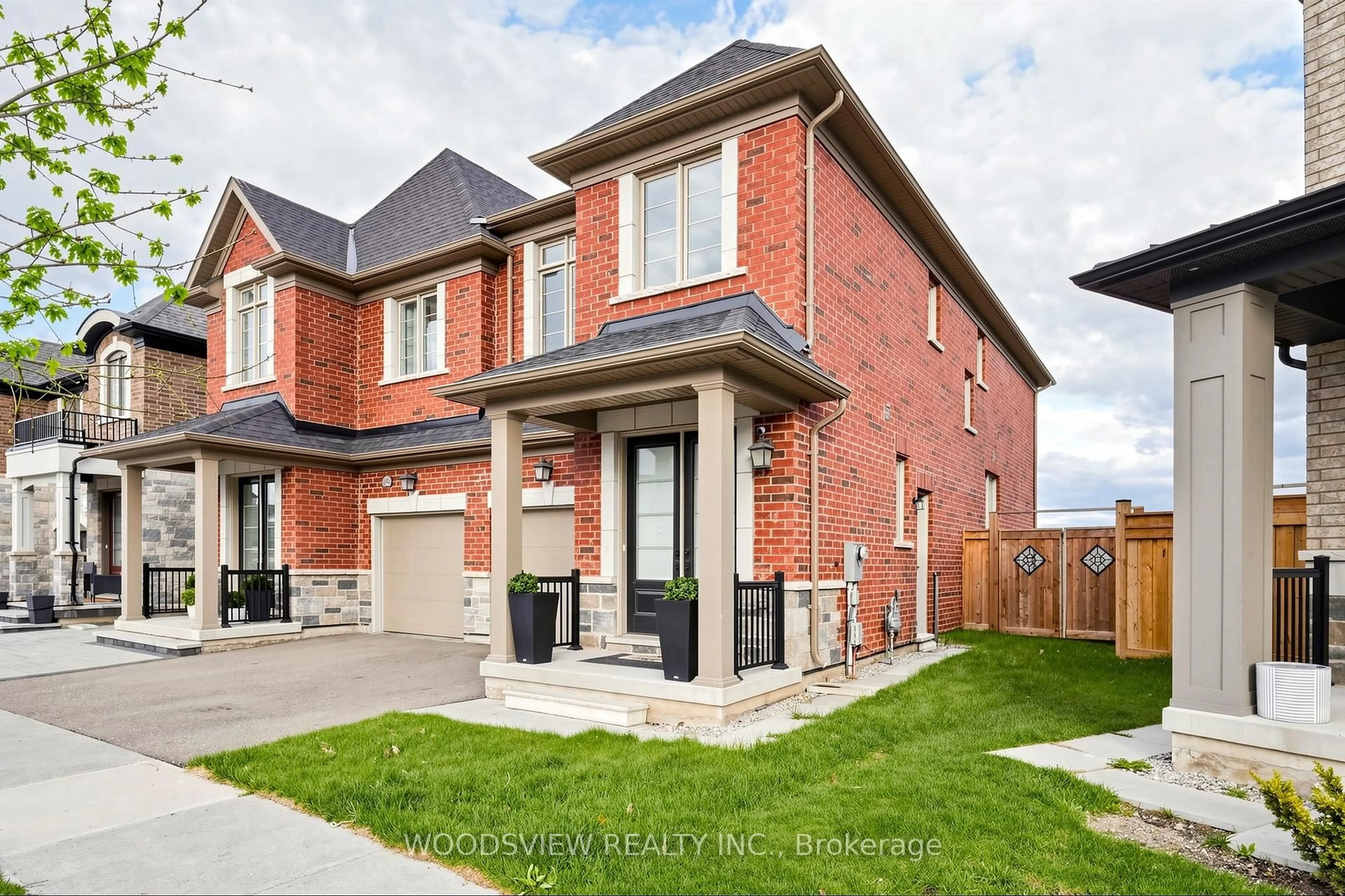 Home with brick exterior material, street for 1366 CLARRIAGE Crt, Milton Ontario L9E 1L6