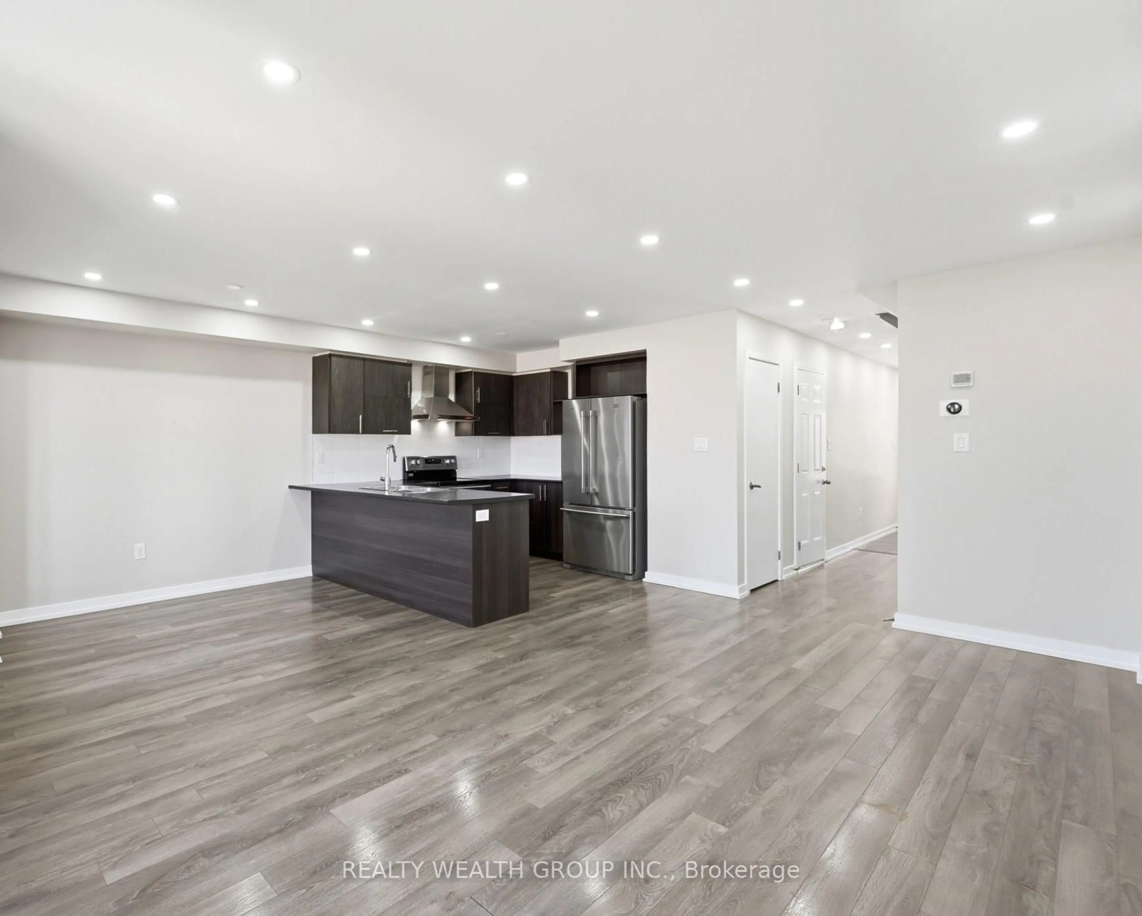 Open concept kitchen, unknown for 112 Golden Springs Dr, Brampton Ontario L7A 4N7