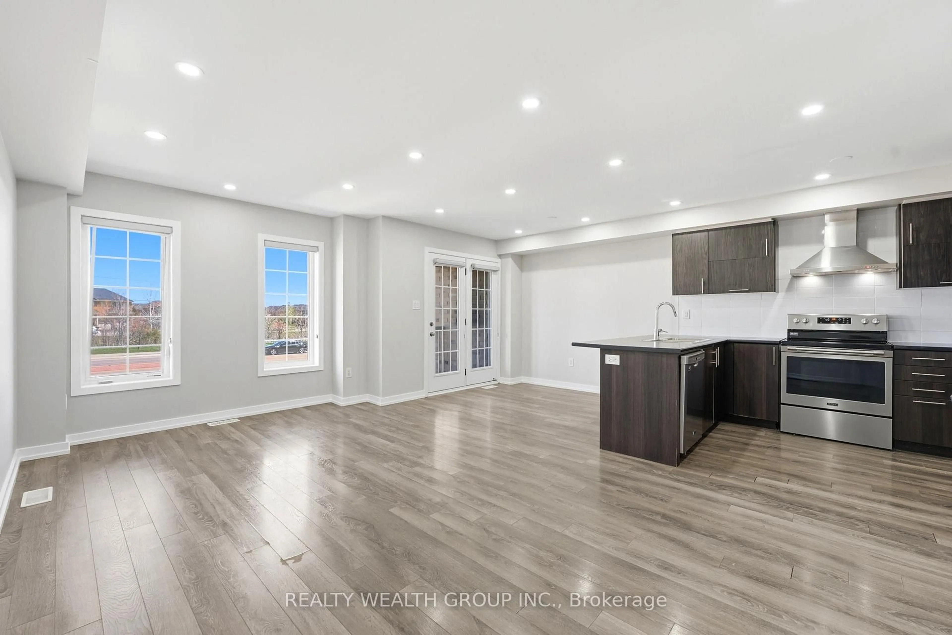 Open concept kitchen, unknown for 112 Golden Springs Dr, Brampton Ontario L7A 4N7